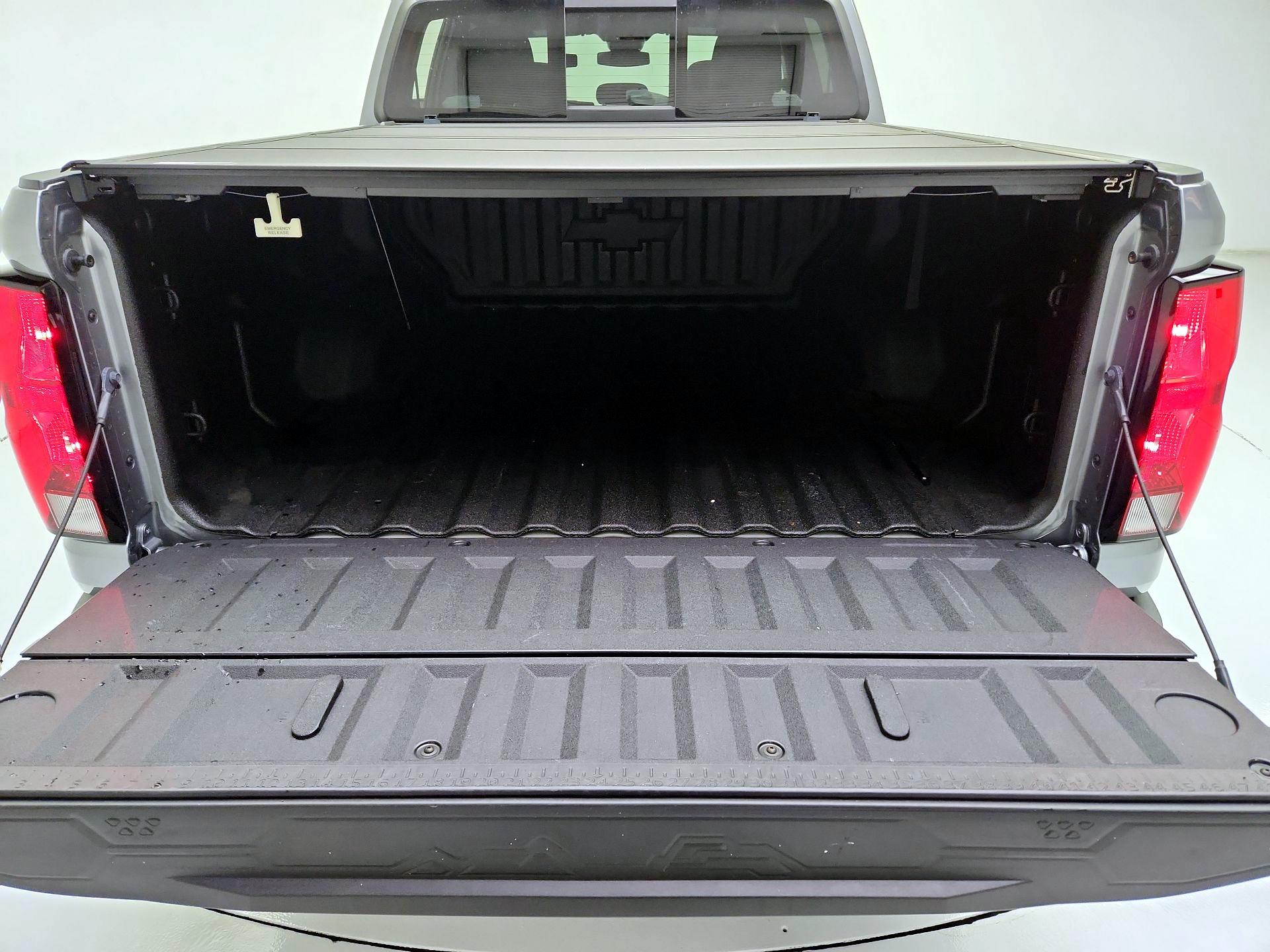 Thumbnail: 2023 Chevrolet Colorado - 20
