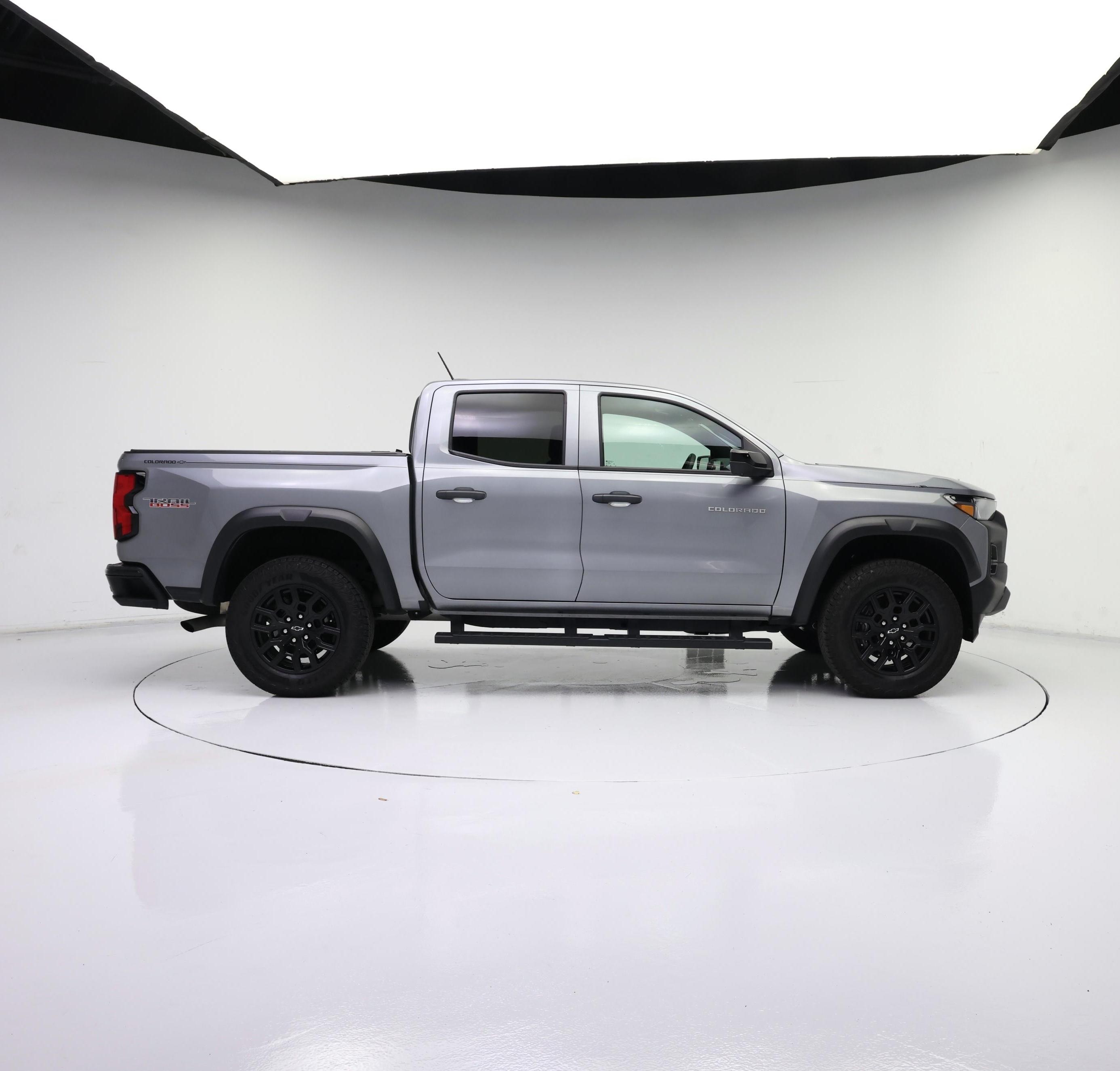 Thumbnail: 2023 Chevrolet Colorado - 7