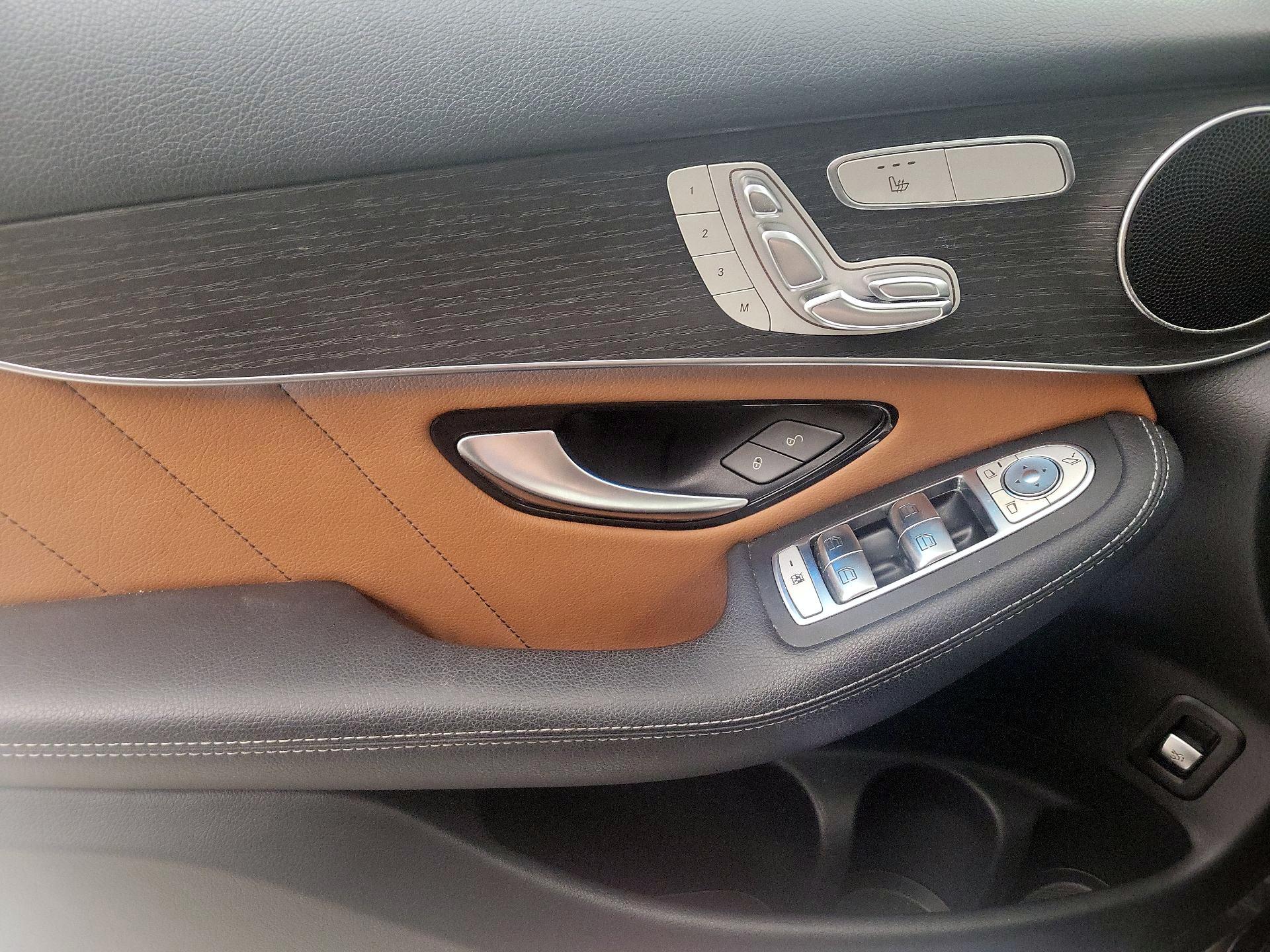 Thumbnail: 2020 Mercedes-Benz GLC - 12