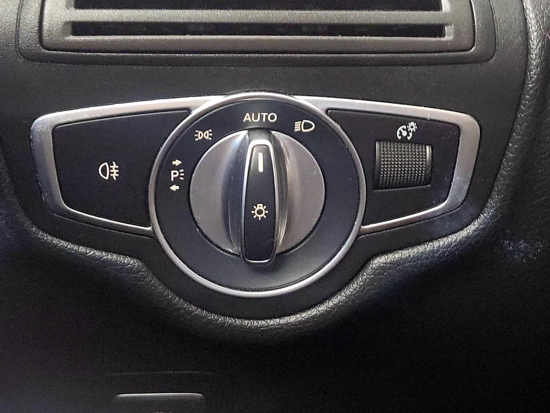 Thumbnail: 2020 Mercedes-Benz GLC - 13