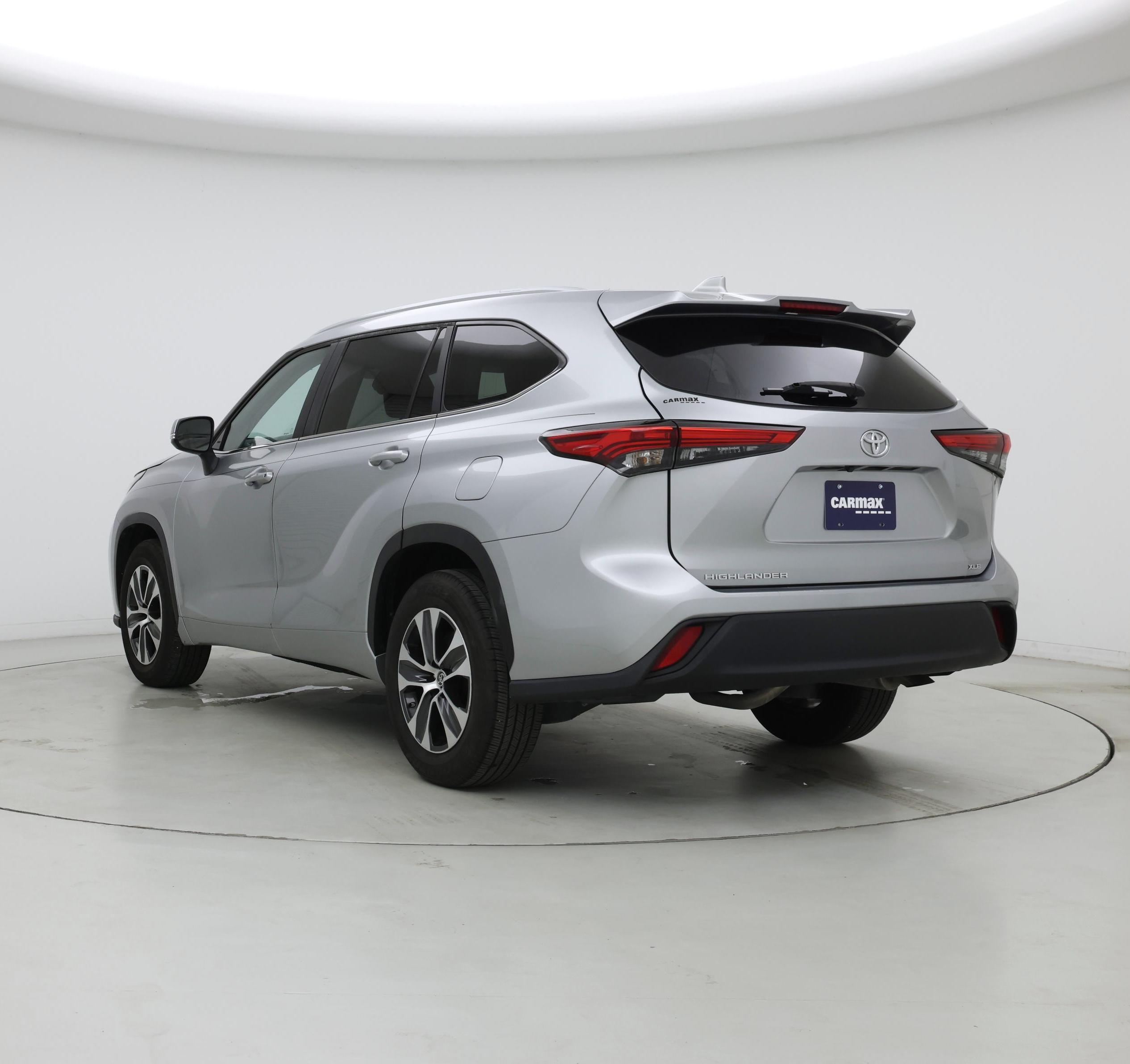 Thumbnail: 2023 Toyota Highlander - 2