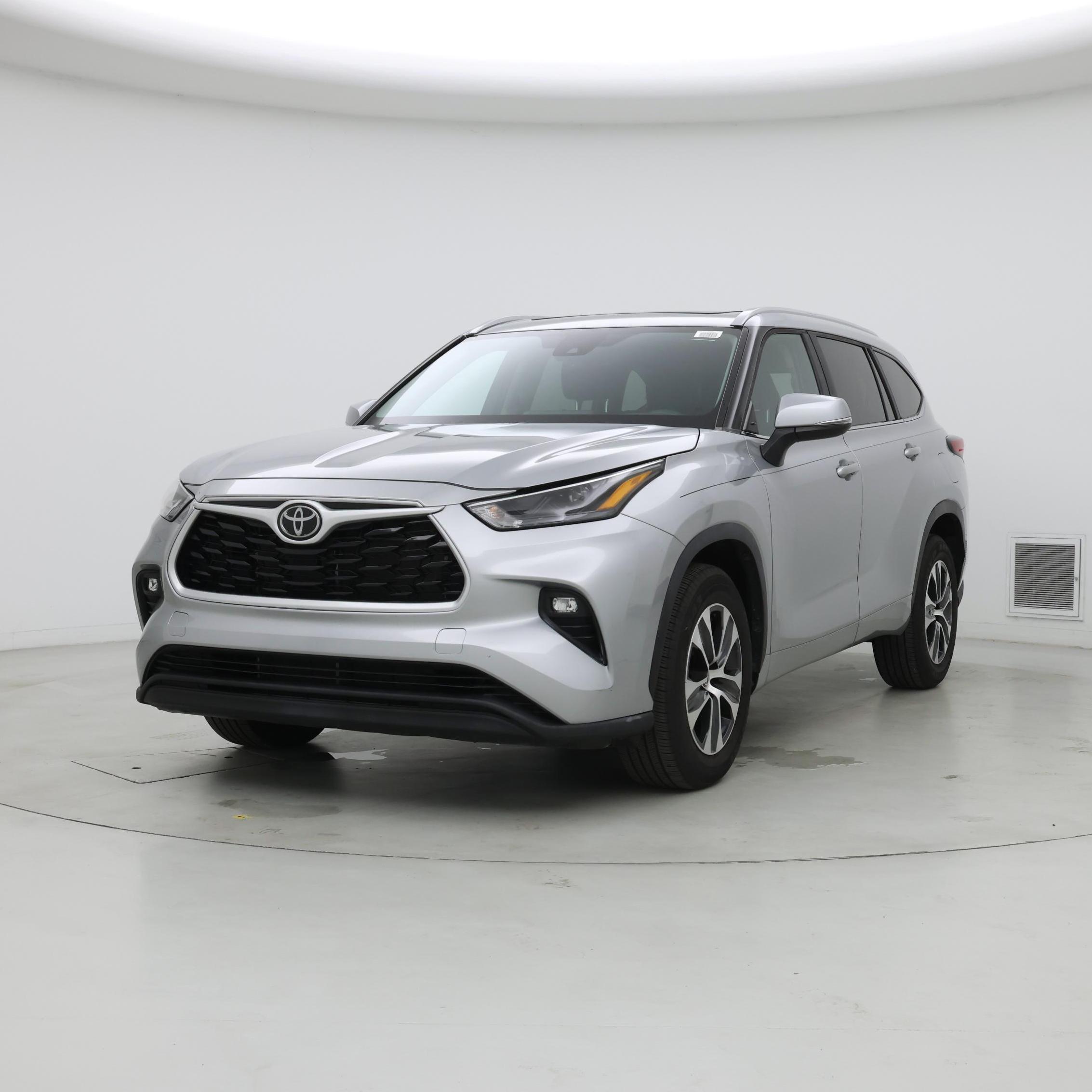 Thumbnail: 2023 Toyota Highlander - 4