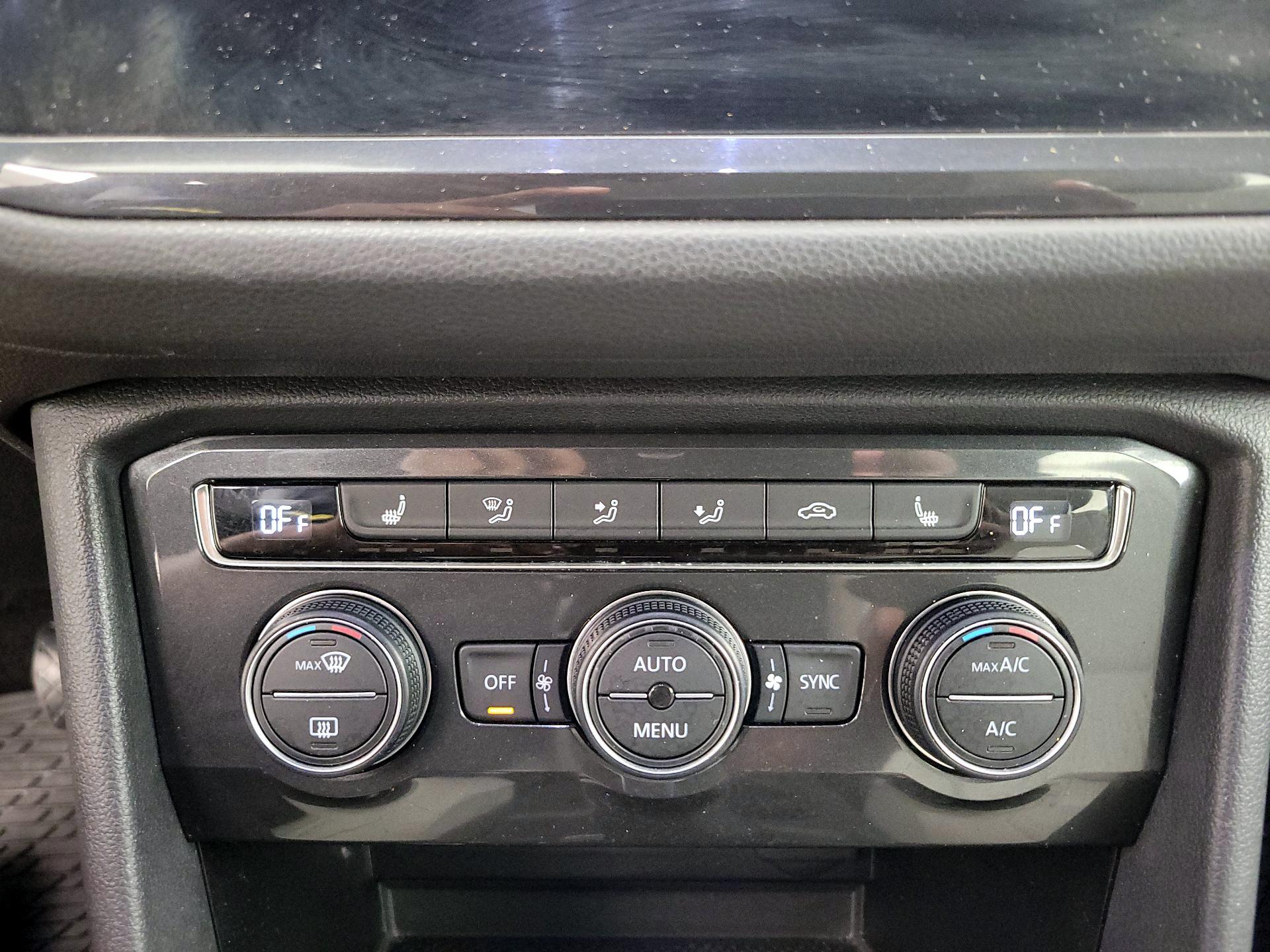 Thumbnail: 2018 Volkswagen Tiguan - 16