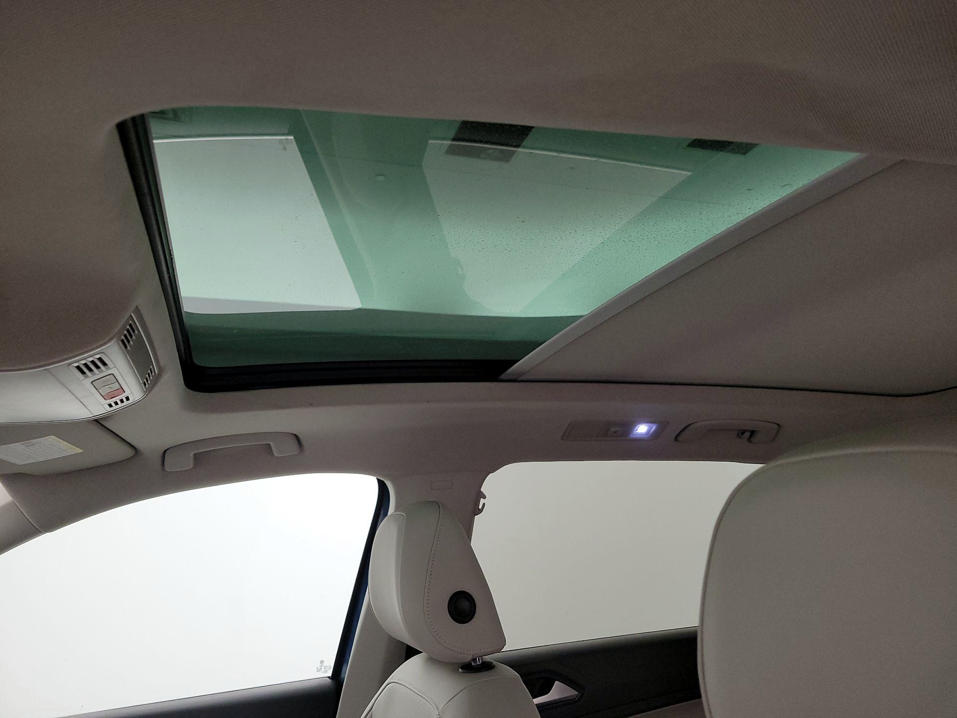 Thumbnail: 2018 Volkswagen Tiguan - 19