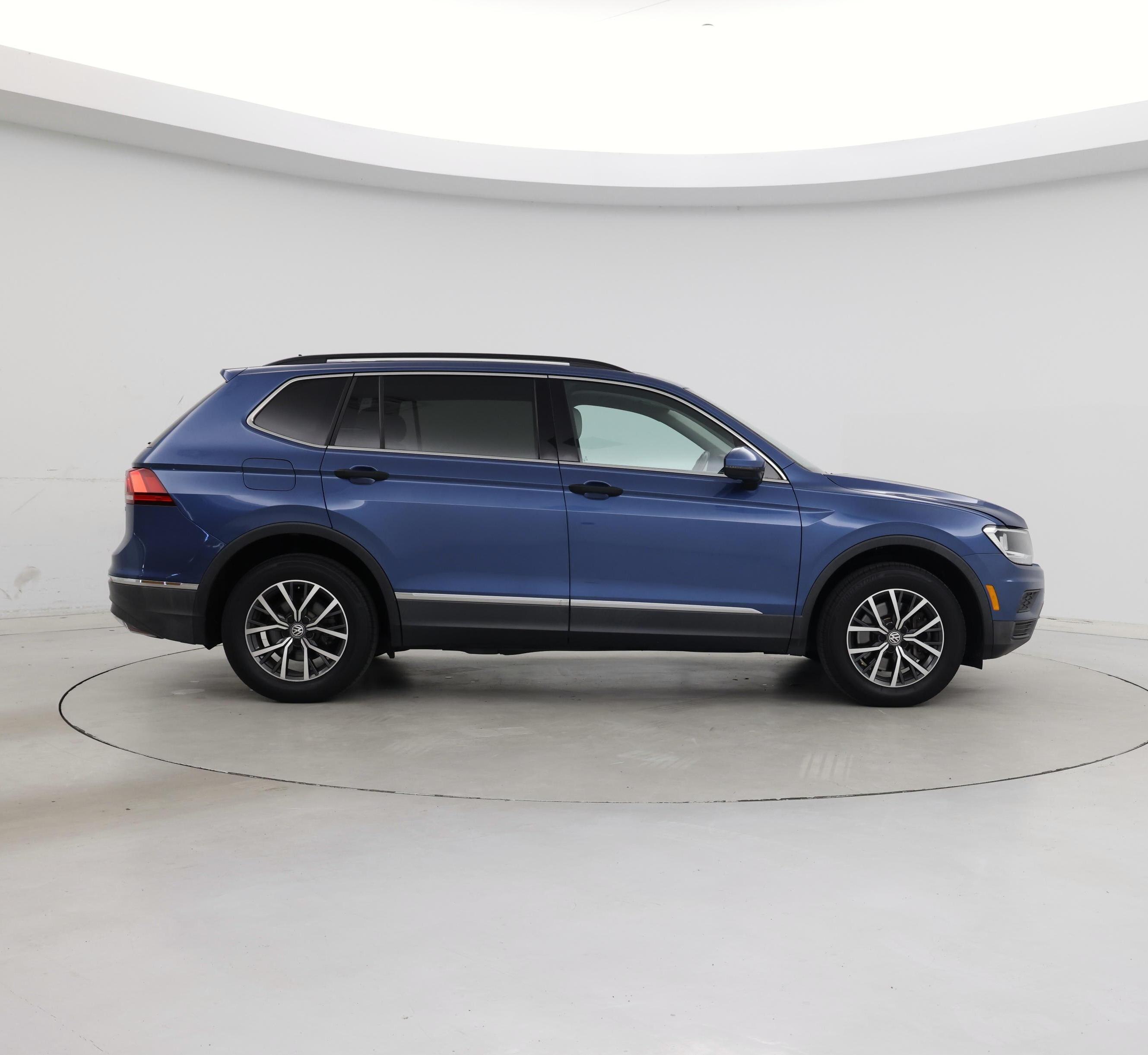 Thumbnail: 2018 Volkswagen Tiguan - 7