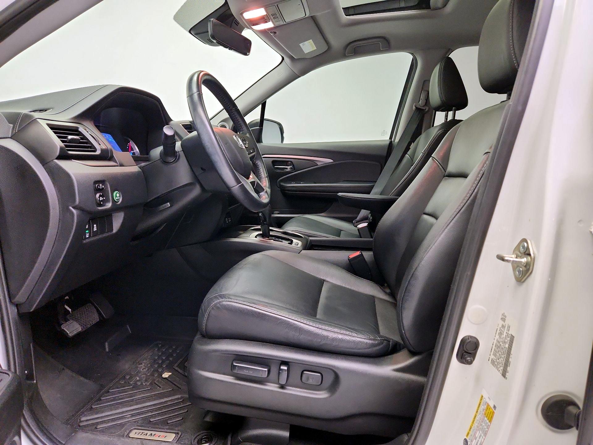 Thumbnail: 2020 Honda Pilot - 11