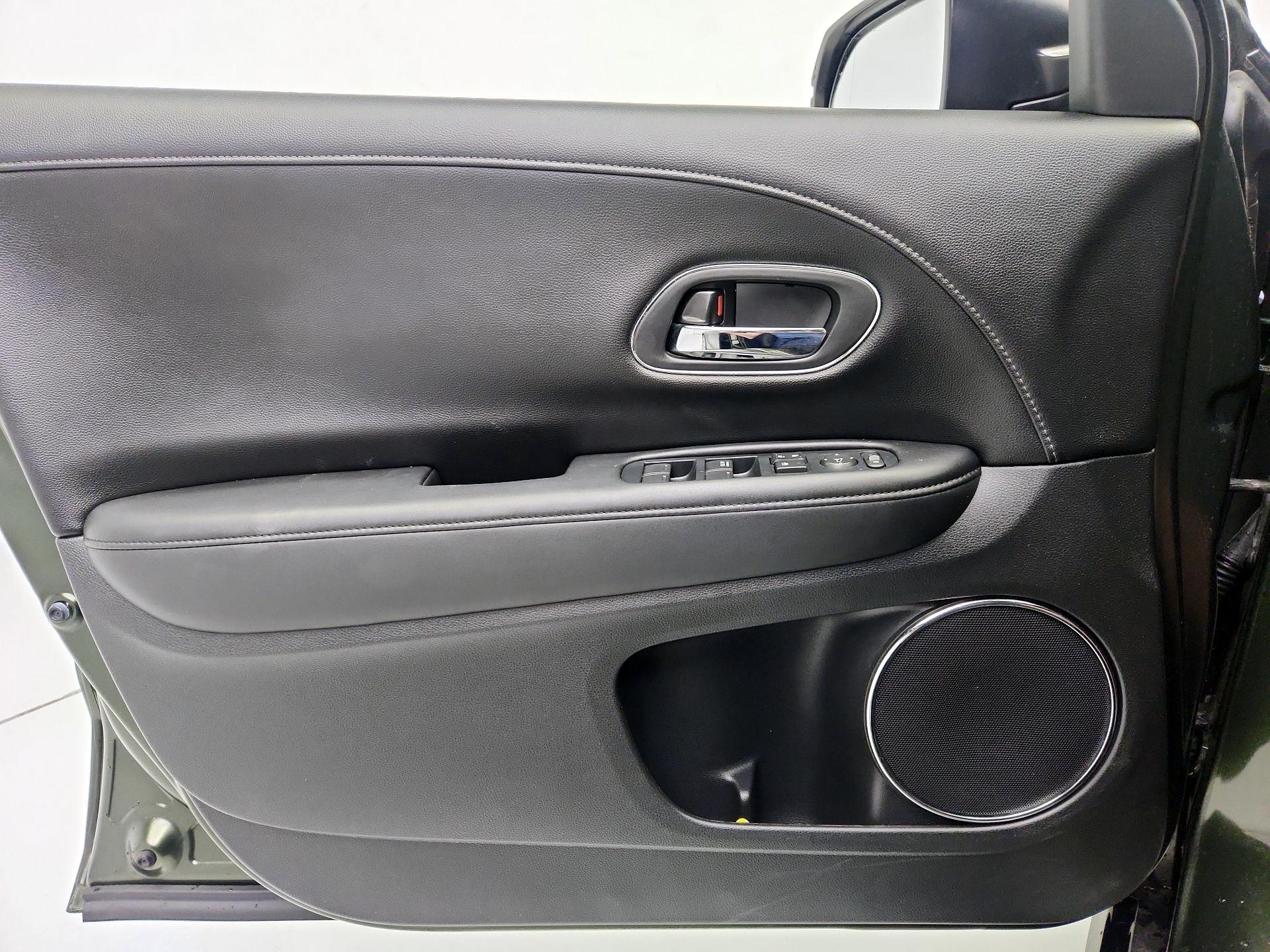 Thumbnail: 2016 Honda HR-V - 12