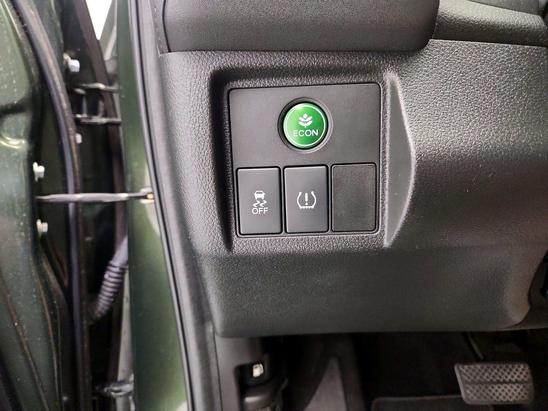 Thumbnail: 2016 Honda HR-V - 13
