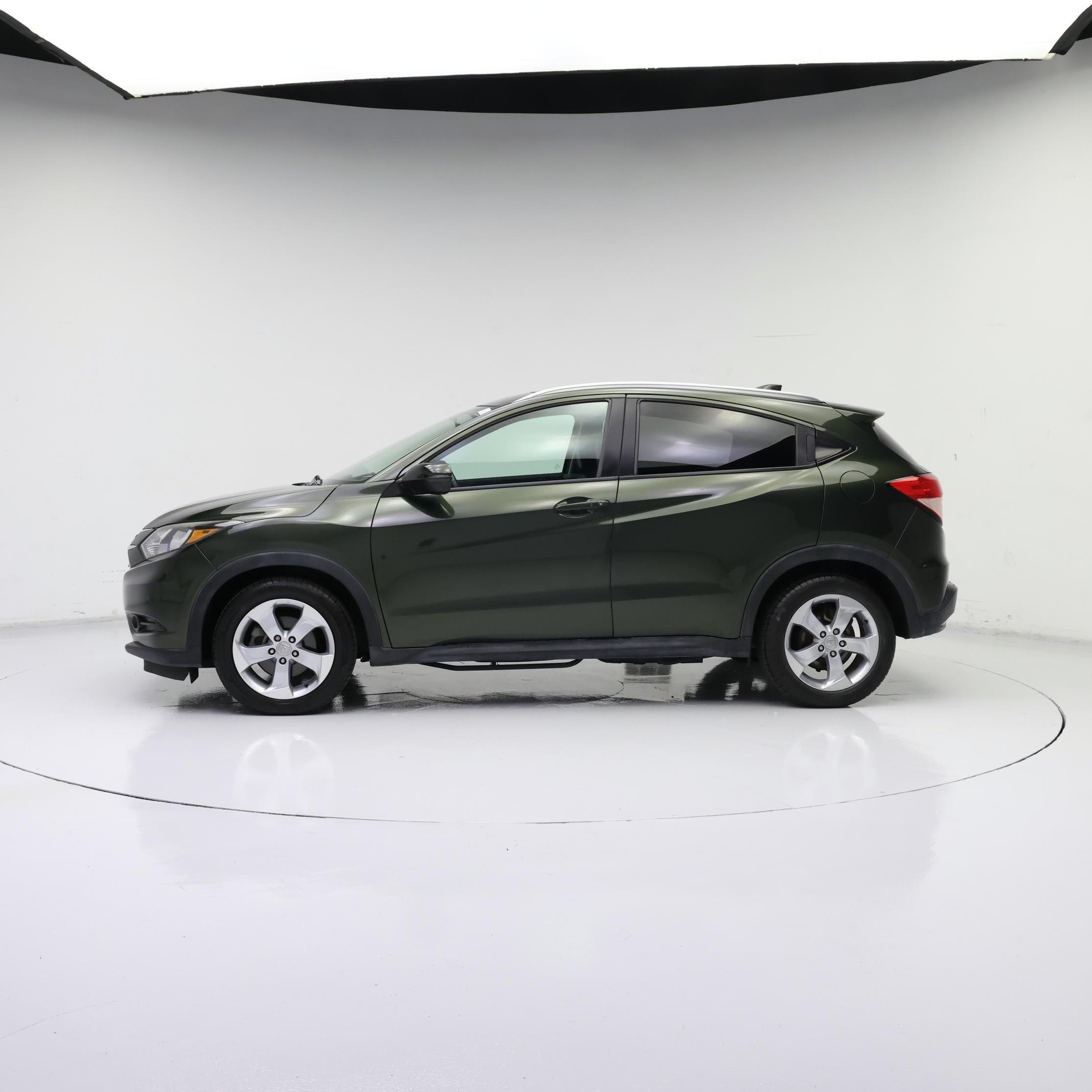 Thumbnail: 2016 Honda HR-V - 3