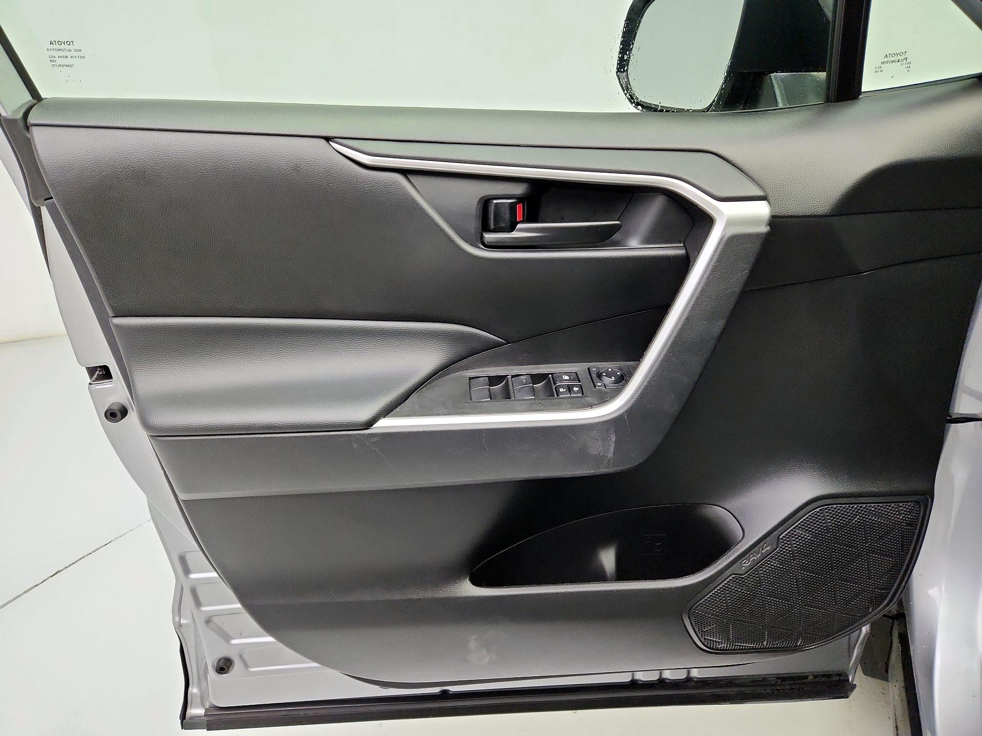 Thumbnail: 2024 Toyota RAV4 - 12