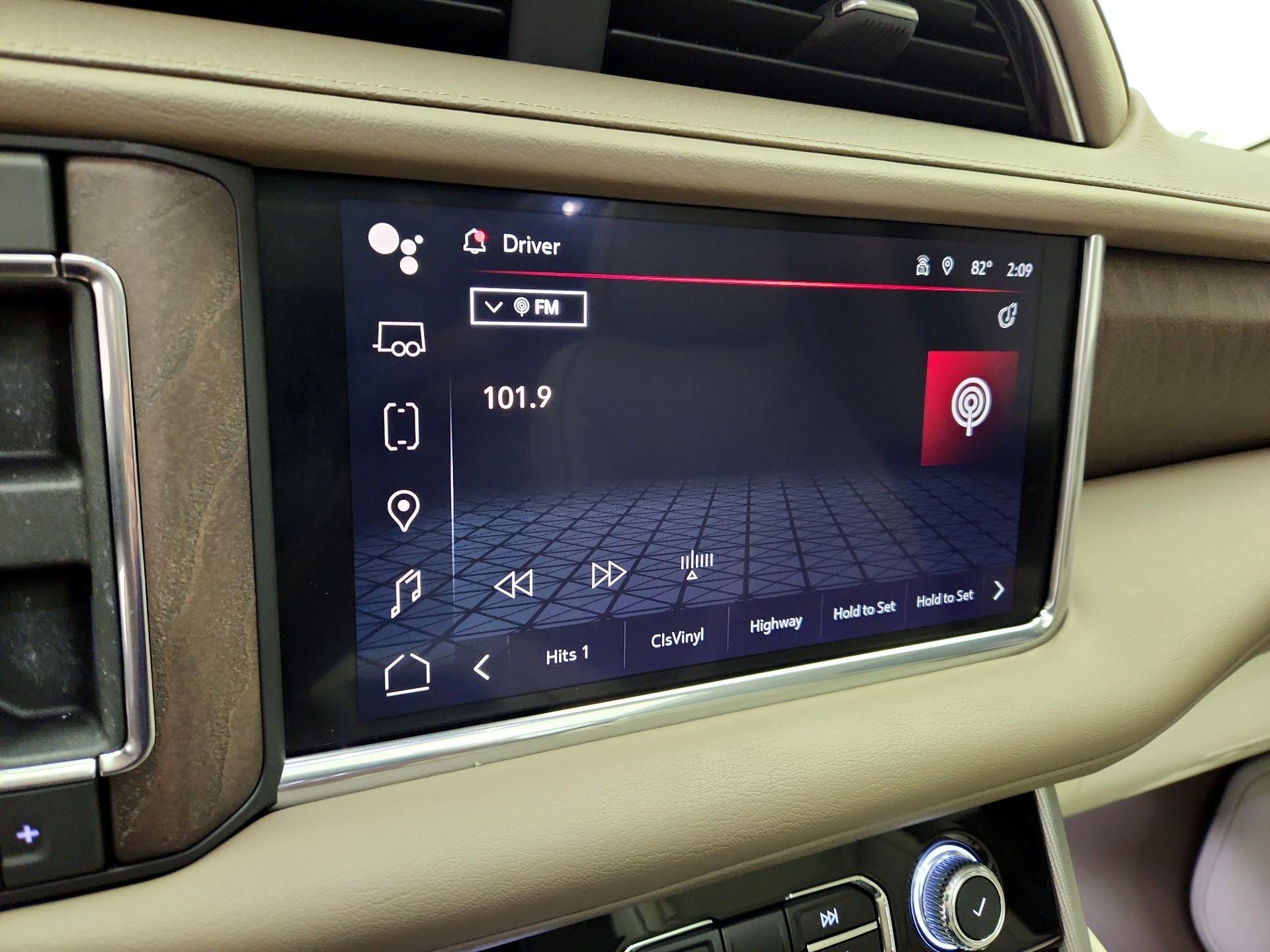 Thumbnail: 2023 GMC Yukon XL - 16