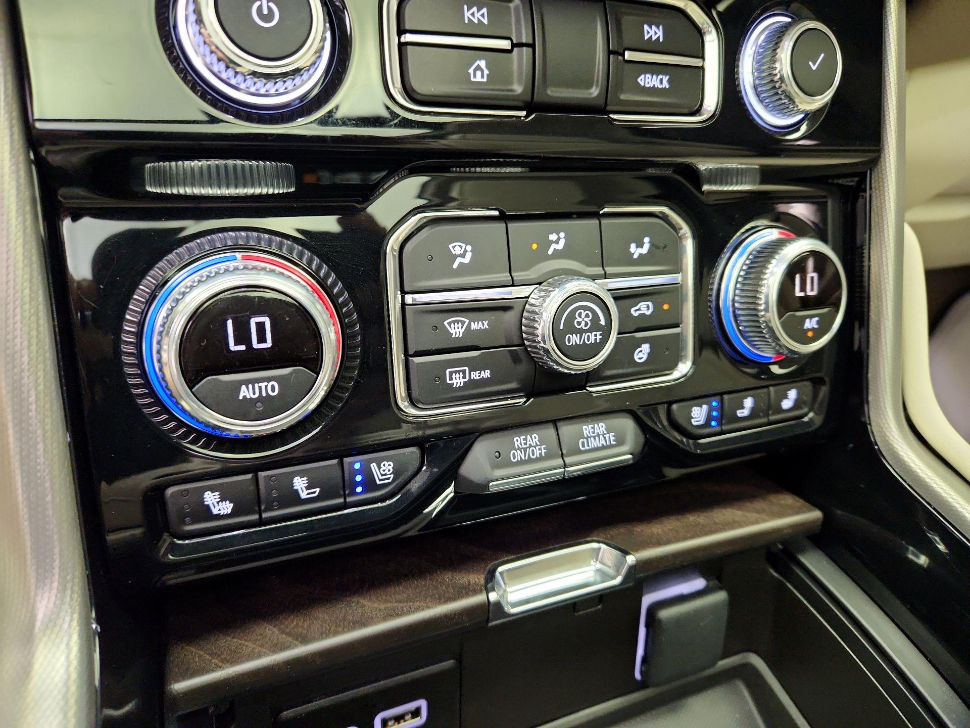 Thumbnail: 2023 GMC Yukon XL - 17