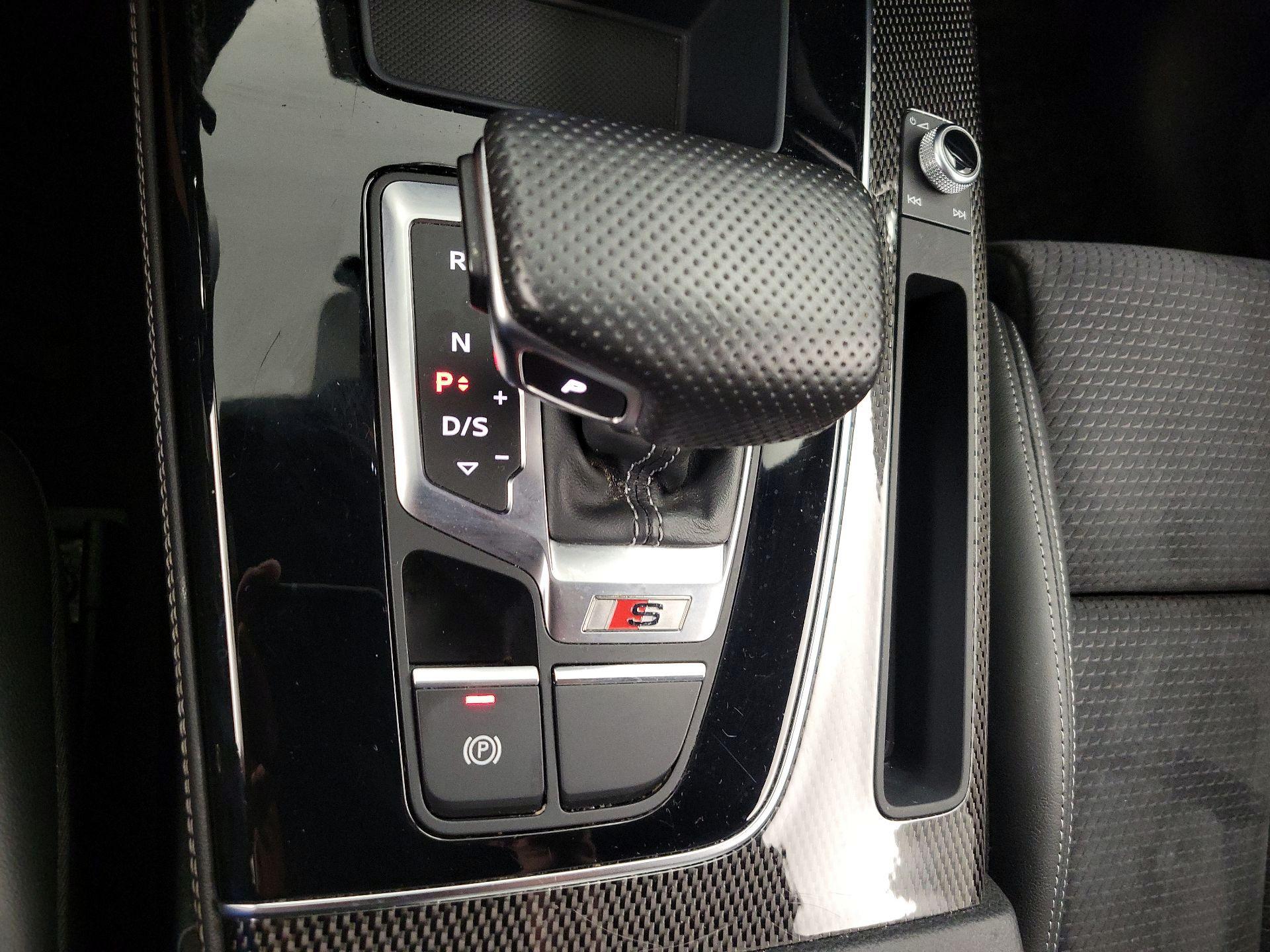 Thumbnail: 2022 Audi SQ5 - 18