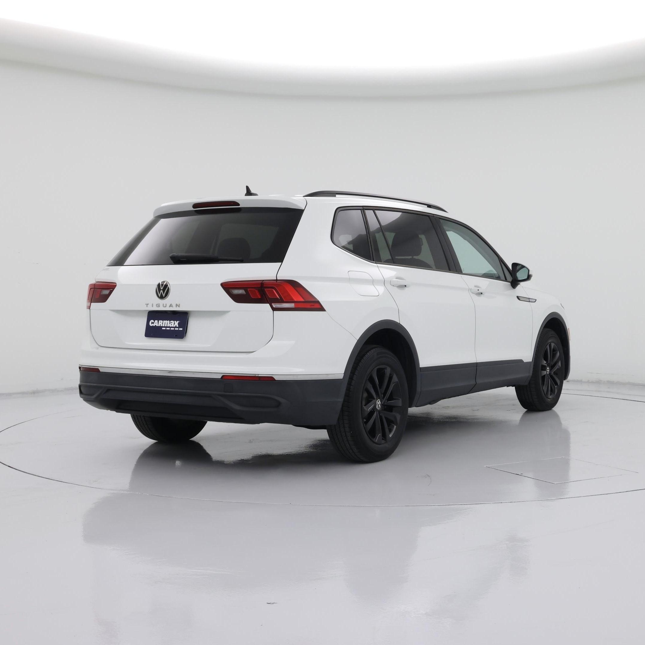 Thumbnail: 2022 Volkswagen Tiguan - 8