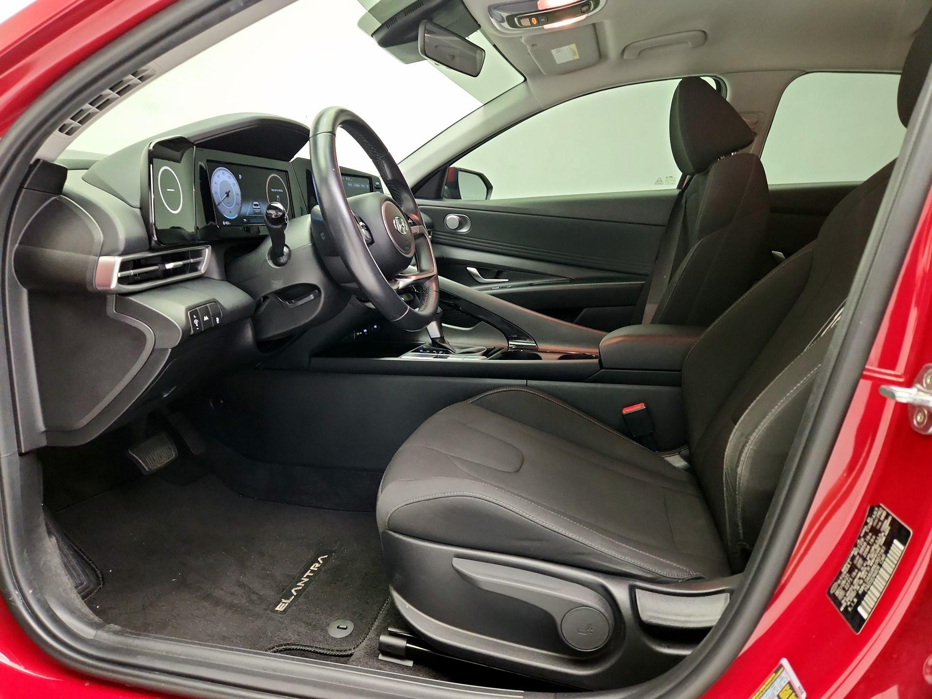 Thumbnail: 2022 Hyundai Elantra - 11