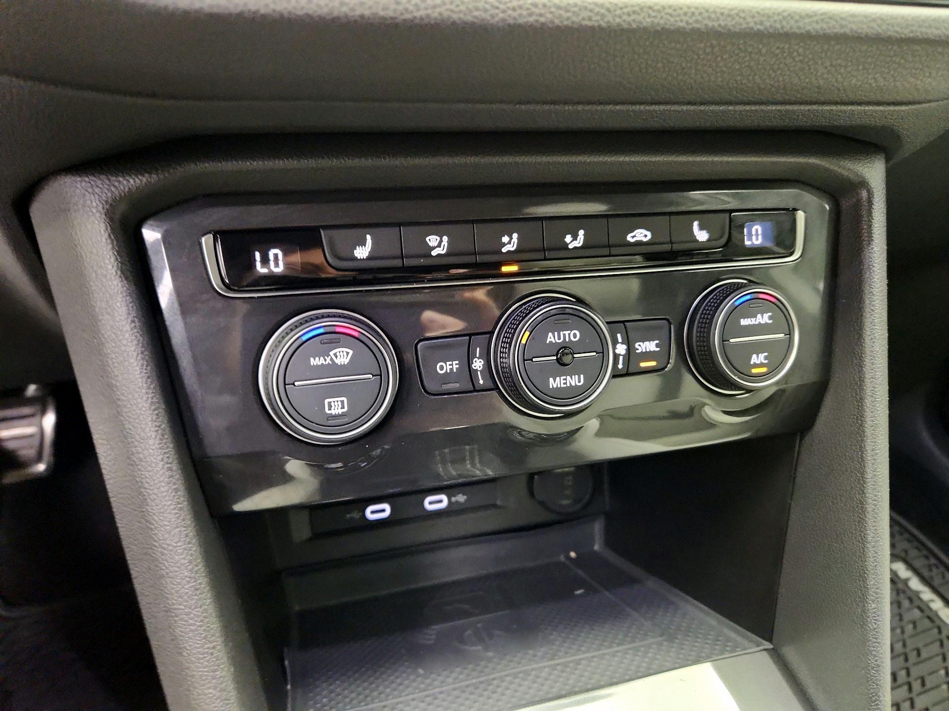 Thumbnail: 2021 Volkswagen Tiguan - 16