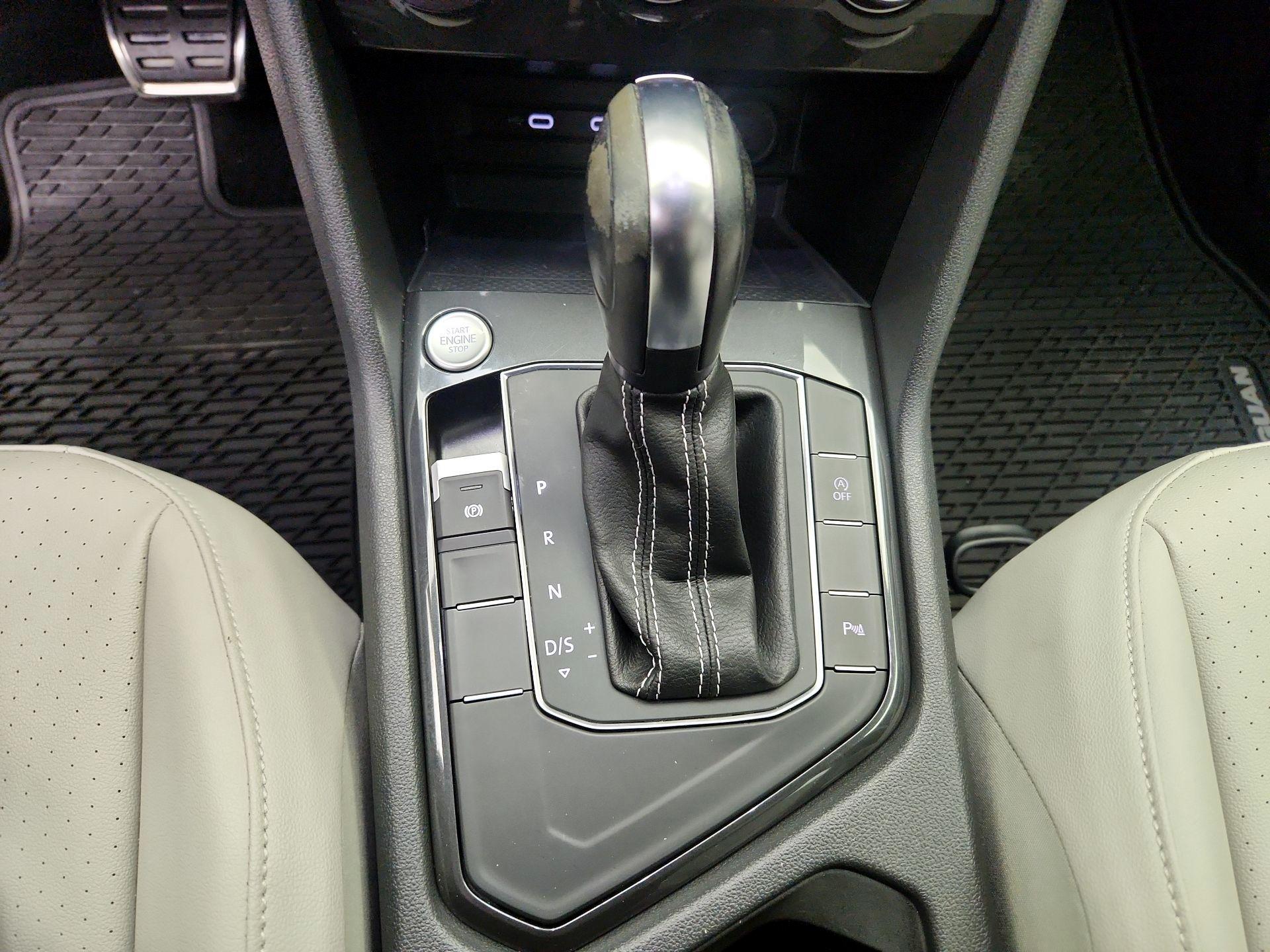 Thumbnail: 2021 Volkswagen Tiguan - 17