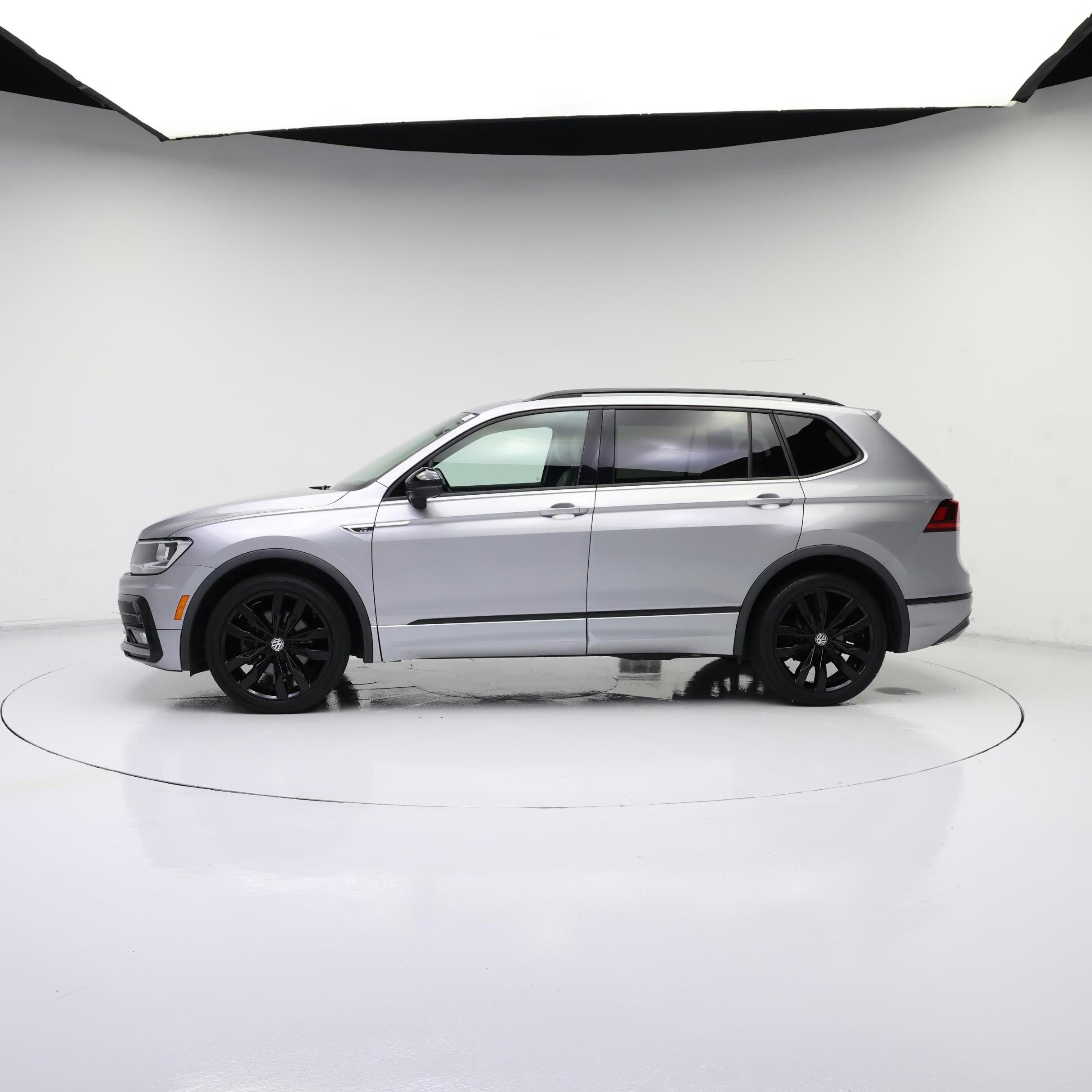 Thumbnail: 2021 Volkswagen Tiguan - 3