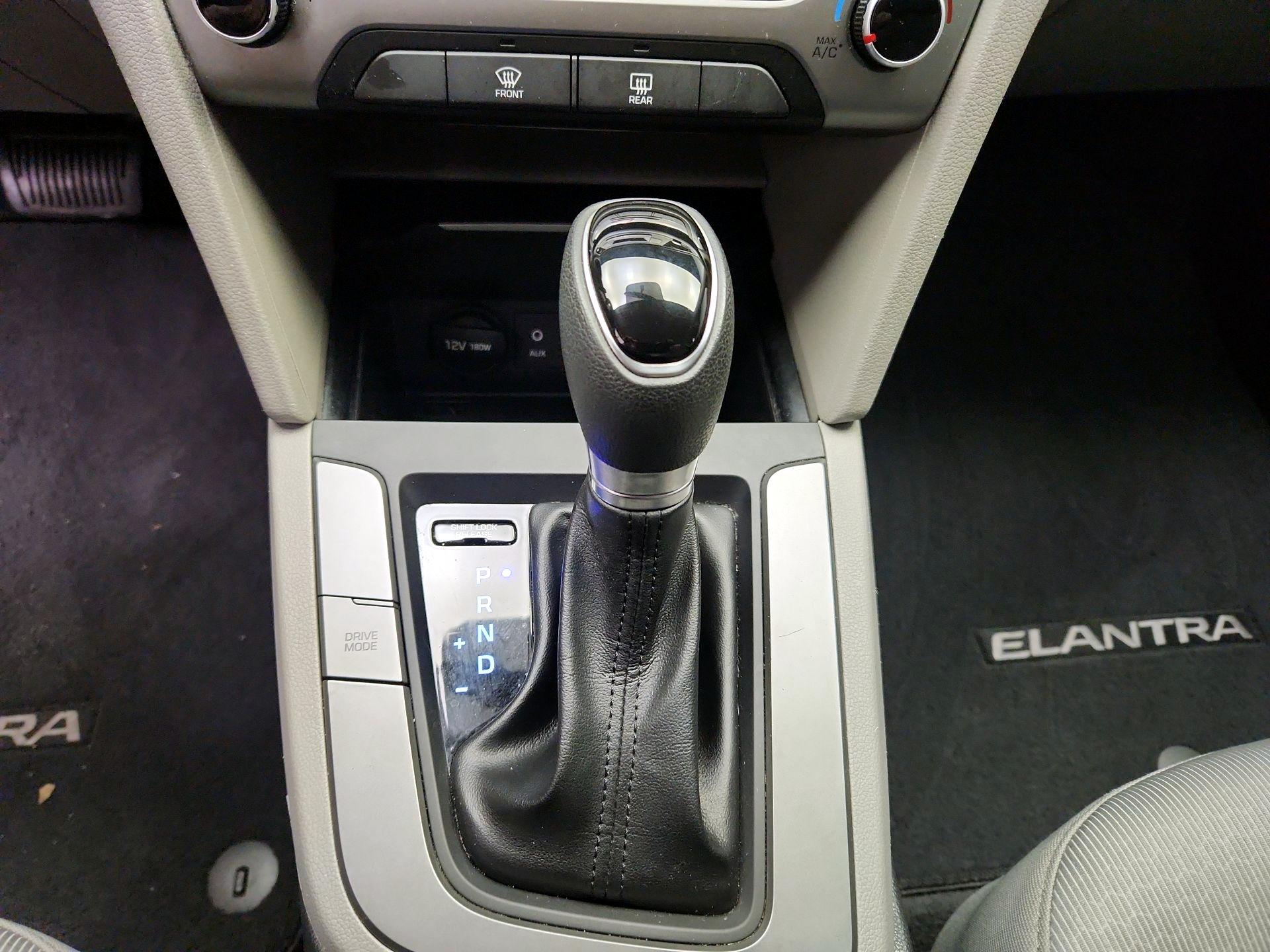 Thumbnail: 2018 Hyundai Elantra - 16