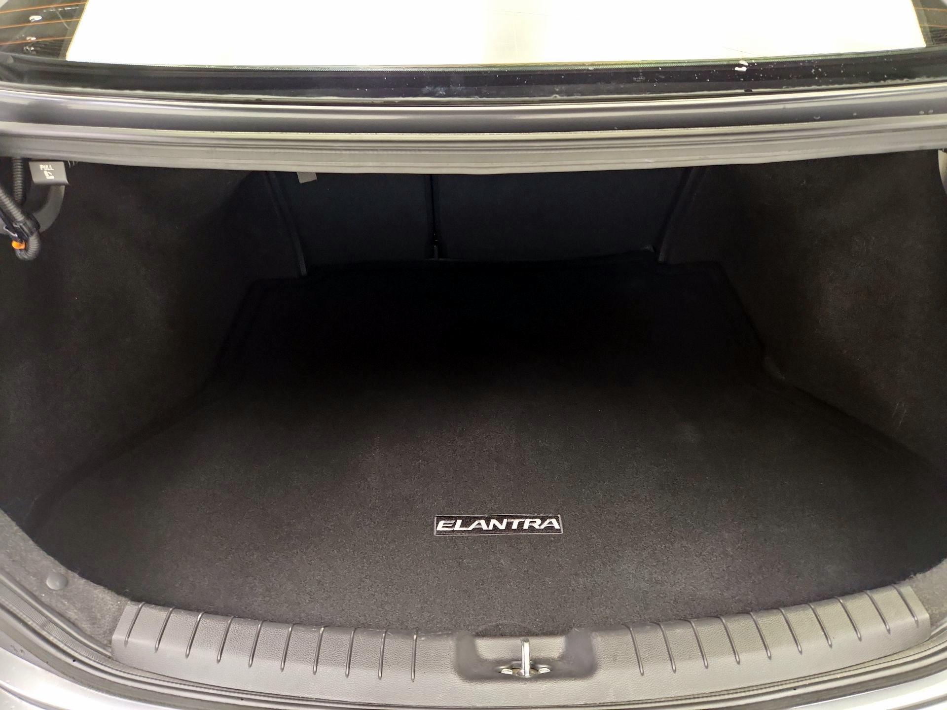 Thumbnail: 2018 Hyundai Elantra - 19