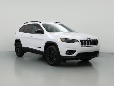 White 2023 Jeep Cherokee Altitude Lux