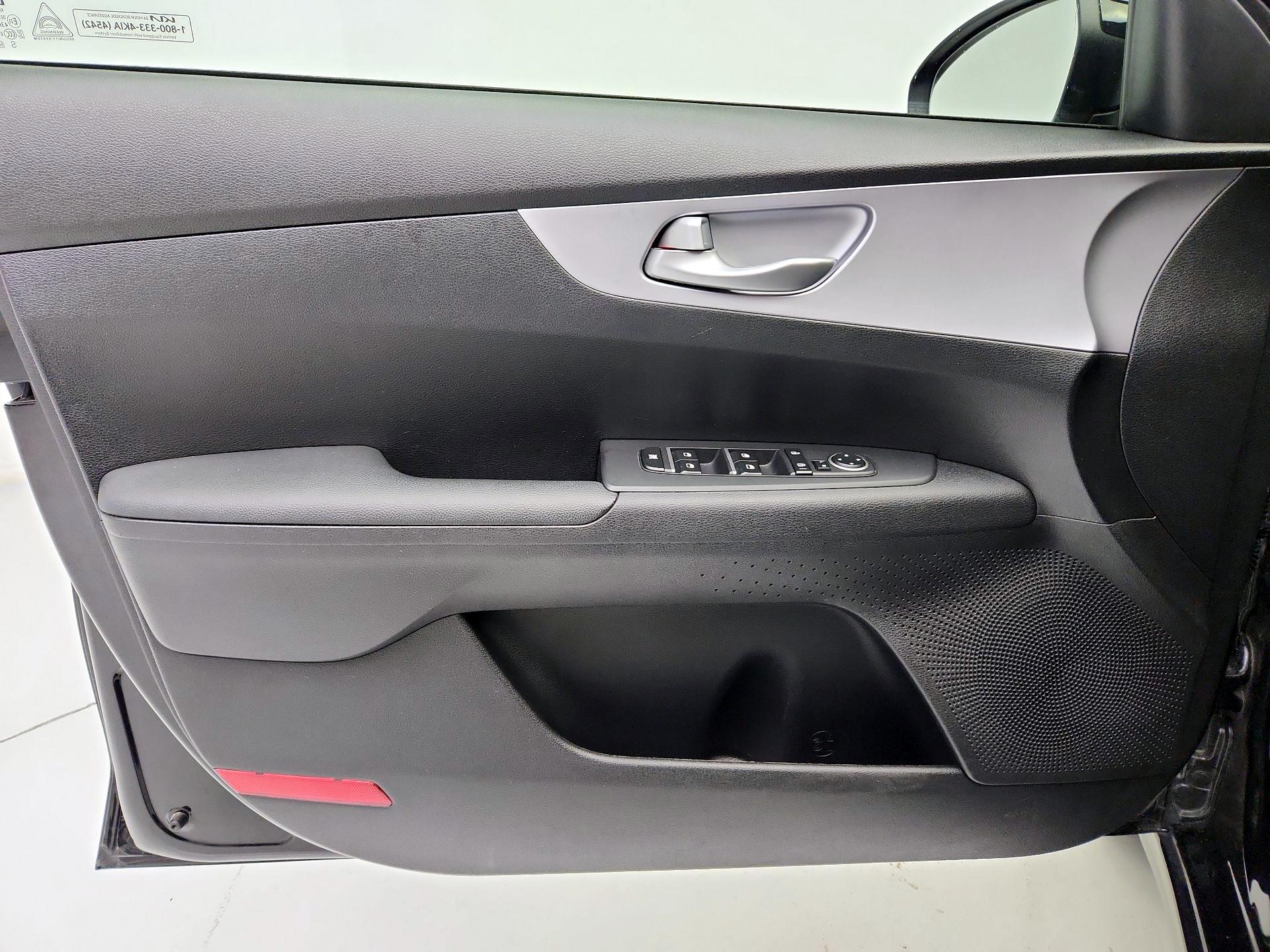 Thumbnail: 2024 Kia Forte - 12