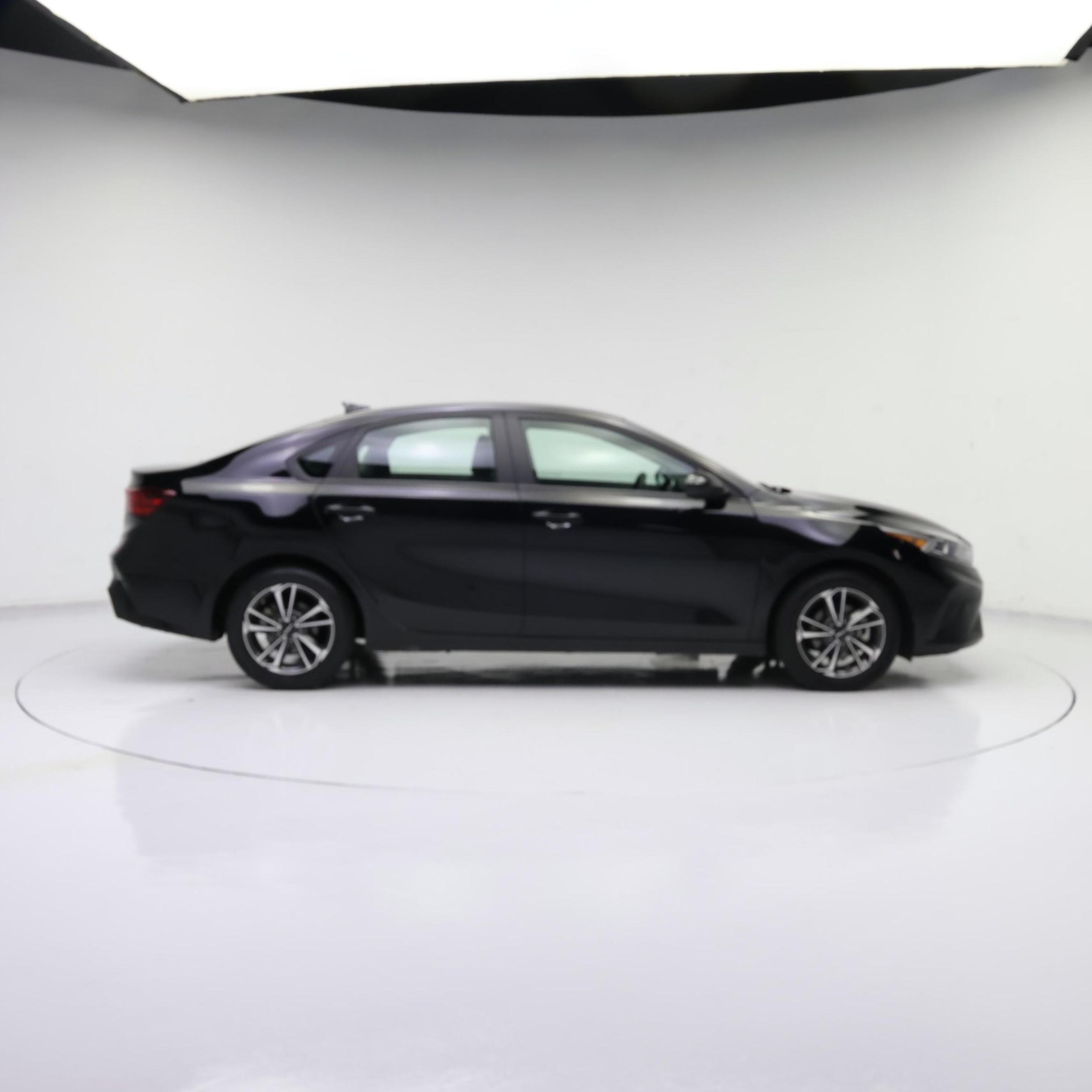 Thumbnail: 2024 Kia Forte - 7