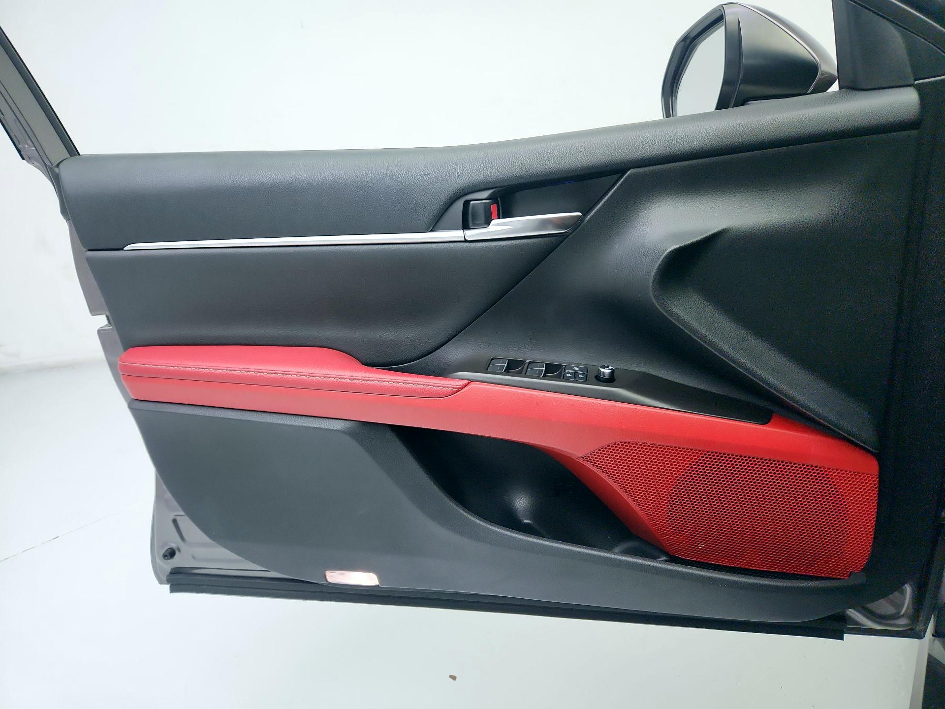 Thumbnail: 2022 Toyota Camry - 12