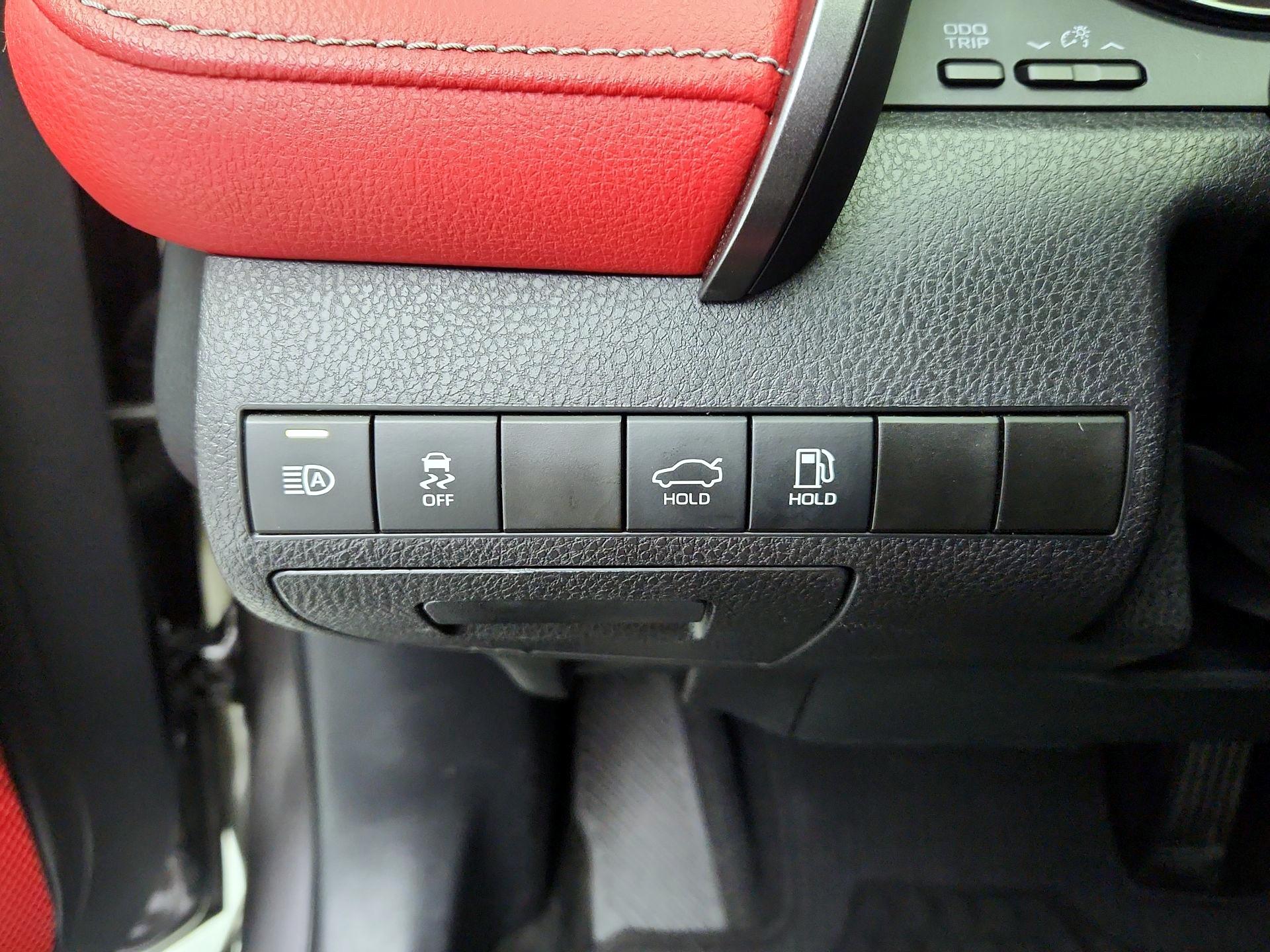 Thumbnail: 2022 Toyota Camry - 13