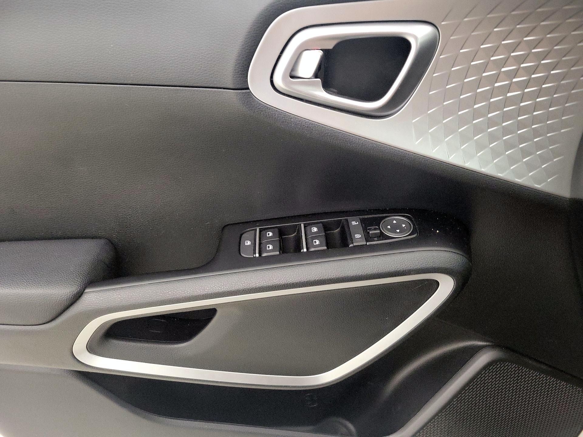 Thumbnail: 2022 Kia Soul - 12