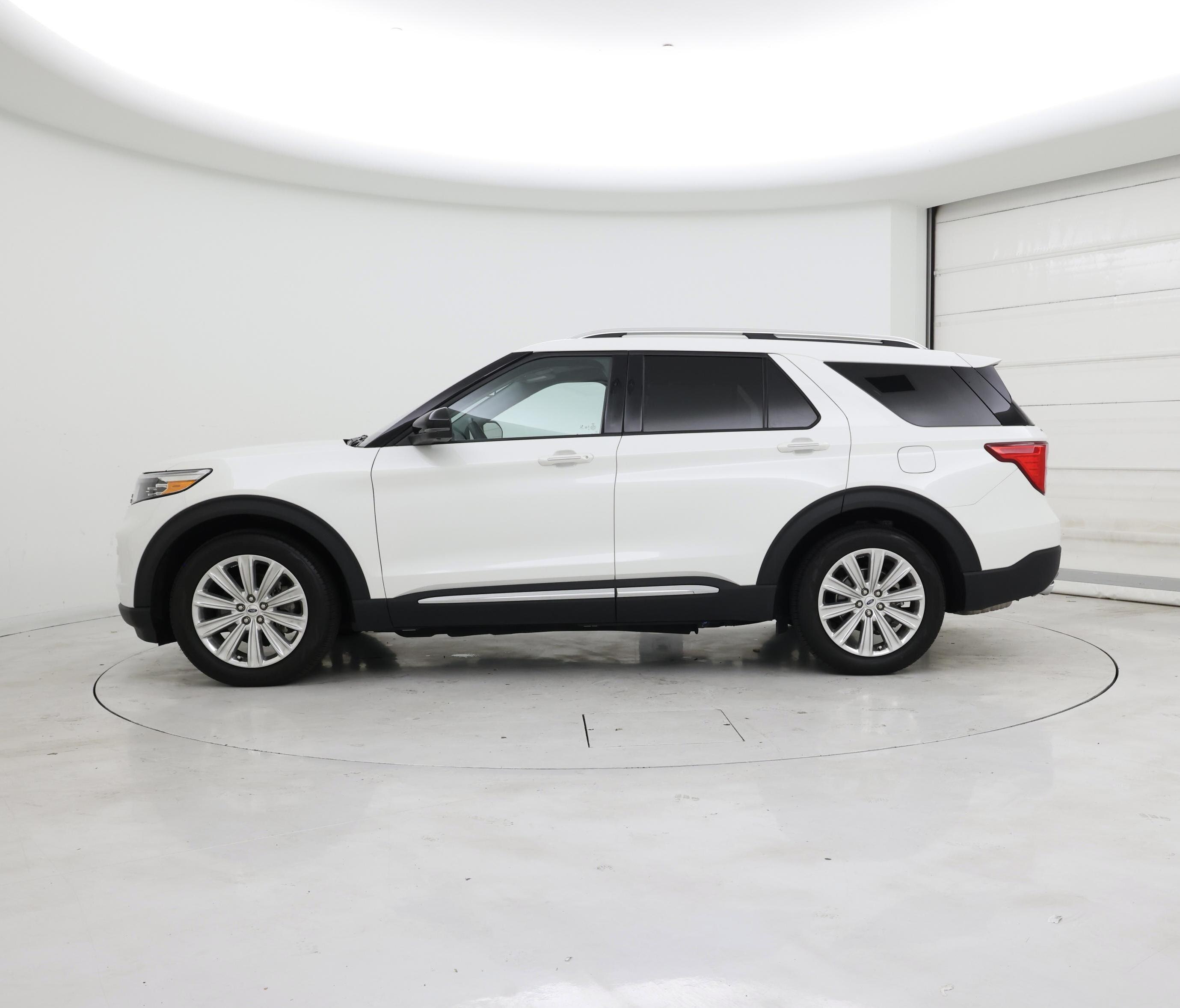 Thumbnail: 2022 Ford Explorer - 3