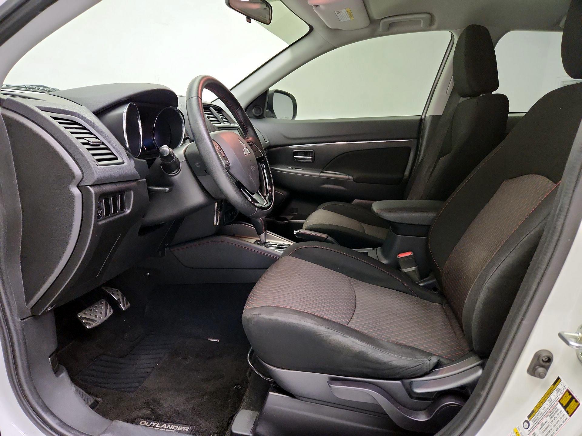 Thumbnail: 2018 Mitsubishi Outlander Sport - 11