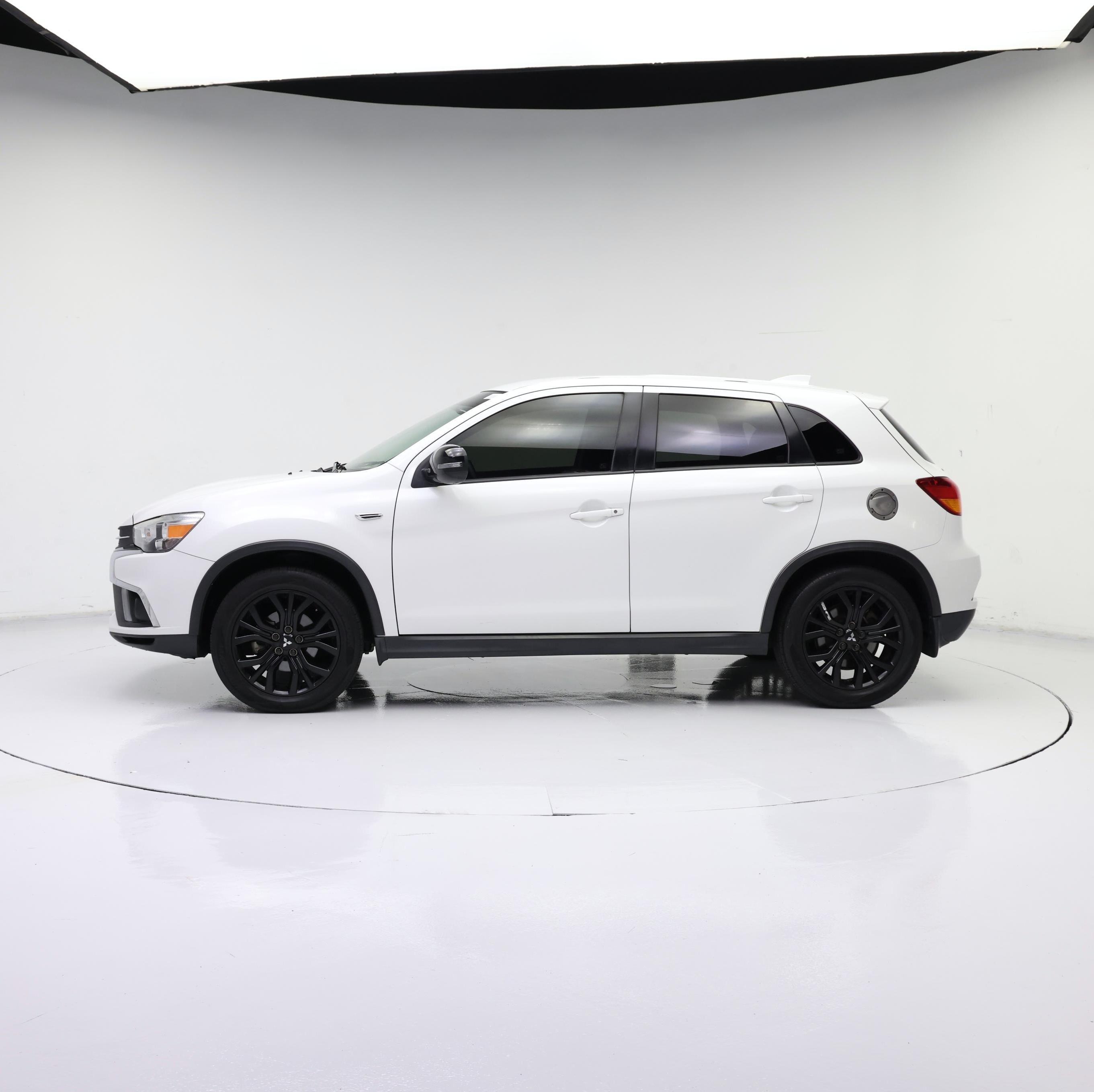 Thumbnail: 2018 Mitsubishi Outlander Sport - 3