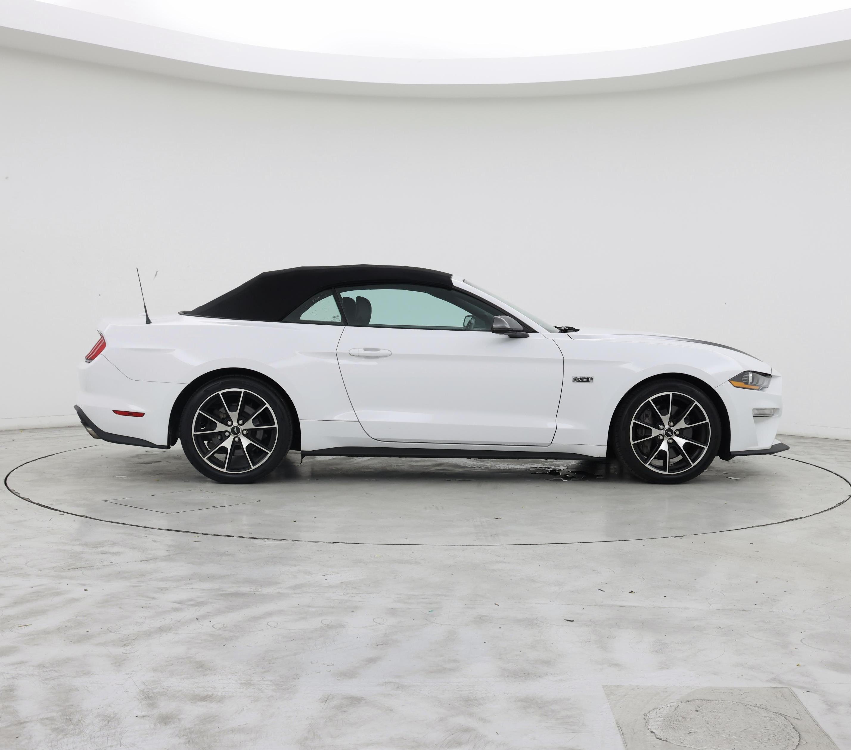 Thumbnail: 2022 Ford Mustang - 7