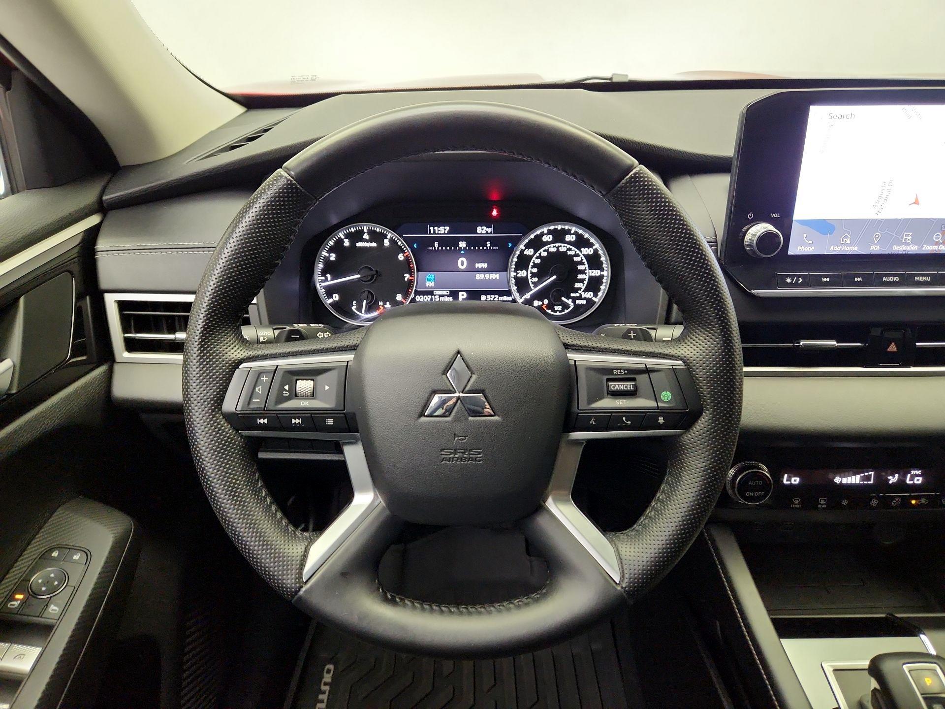 Thumbnail: 2022 Mitsubishi Outlander - 10