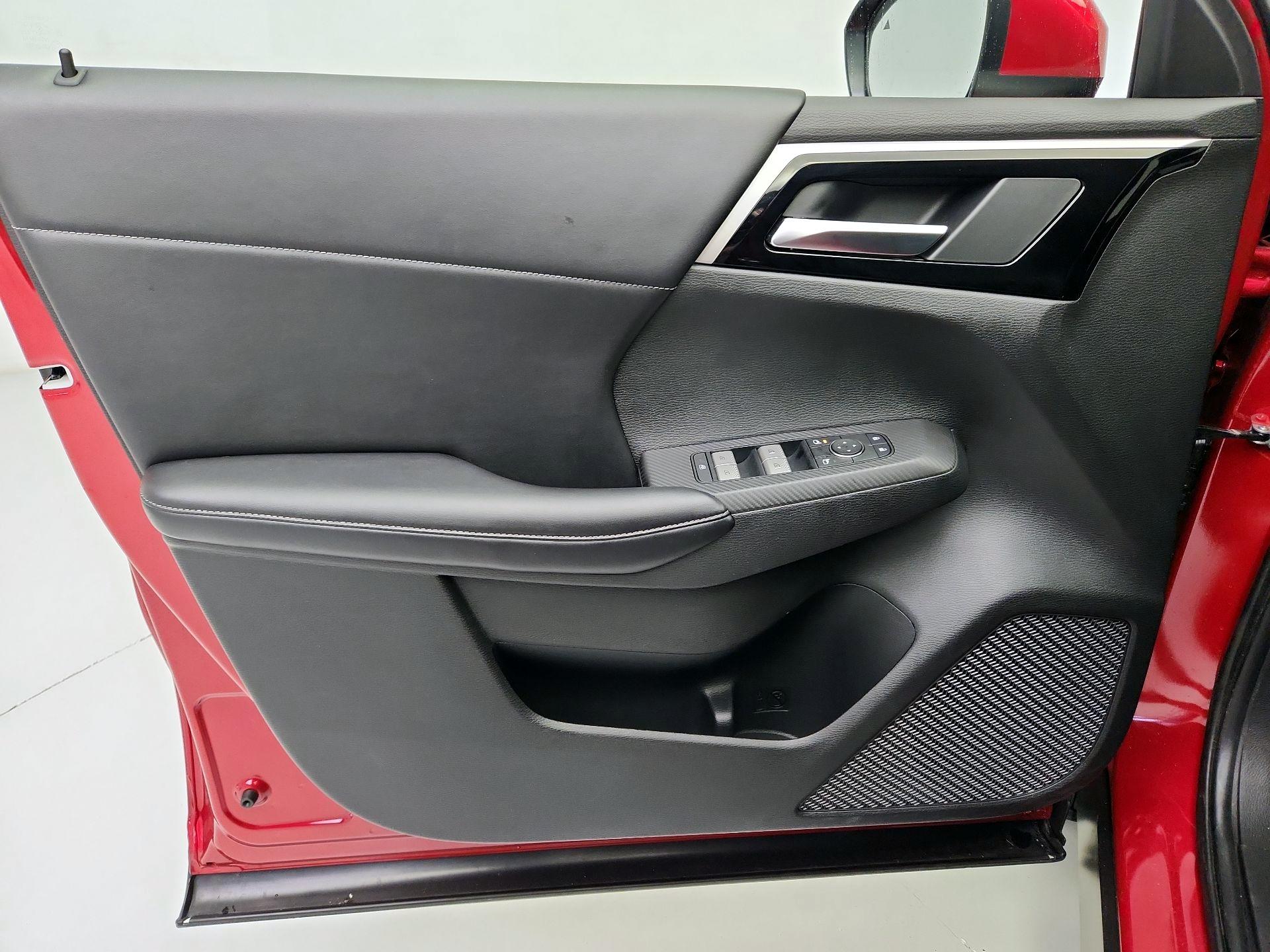Thumbnail: 2022 Mitsubishi Outlander - 12