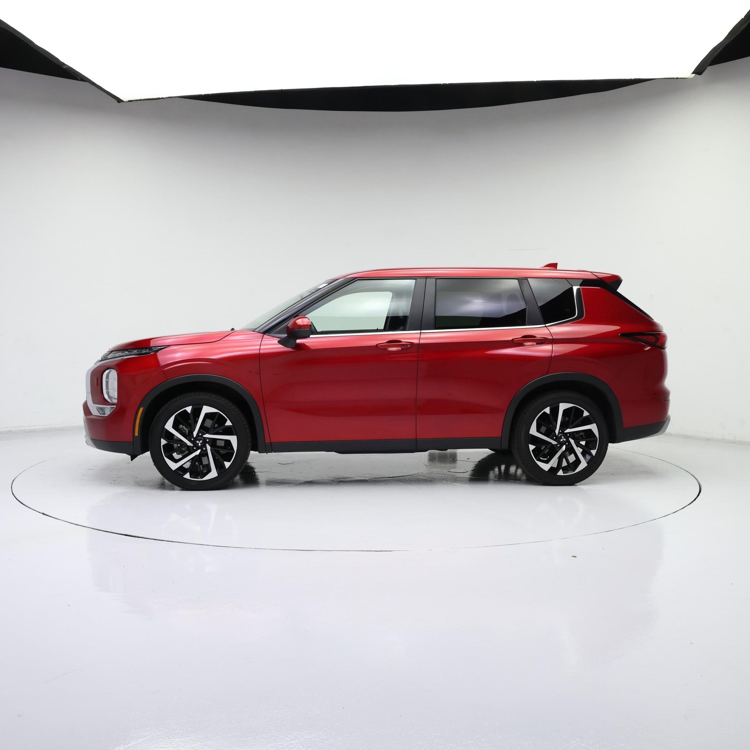 Thumbnail: 2022 Mitsubishi Outlander - 3