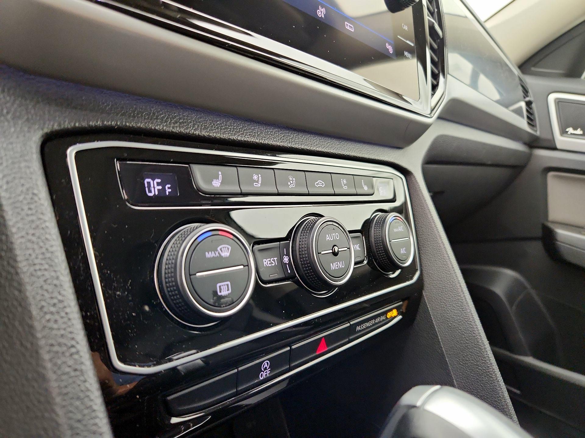 Thumbnail: 2023 Volkswagen Atlas - 17