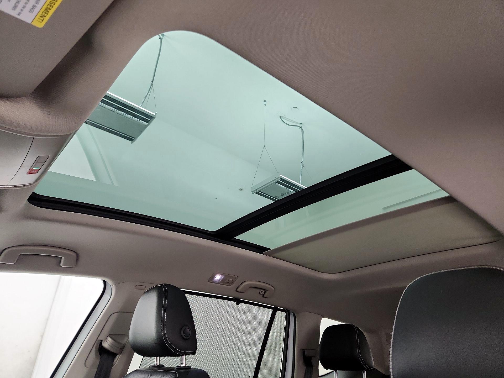 Thumbnail: 2023 Volkswagen Atlas - 20