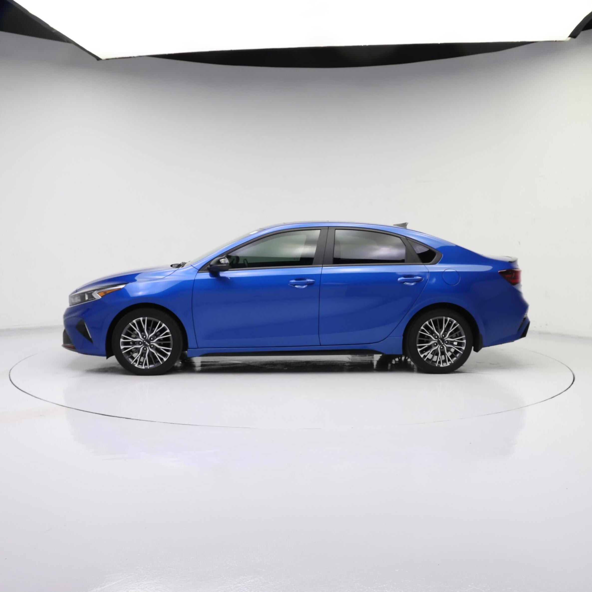 Thumbnail: 2024 Kia Forte - 3