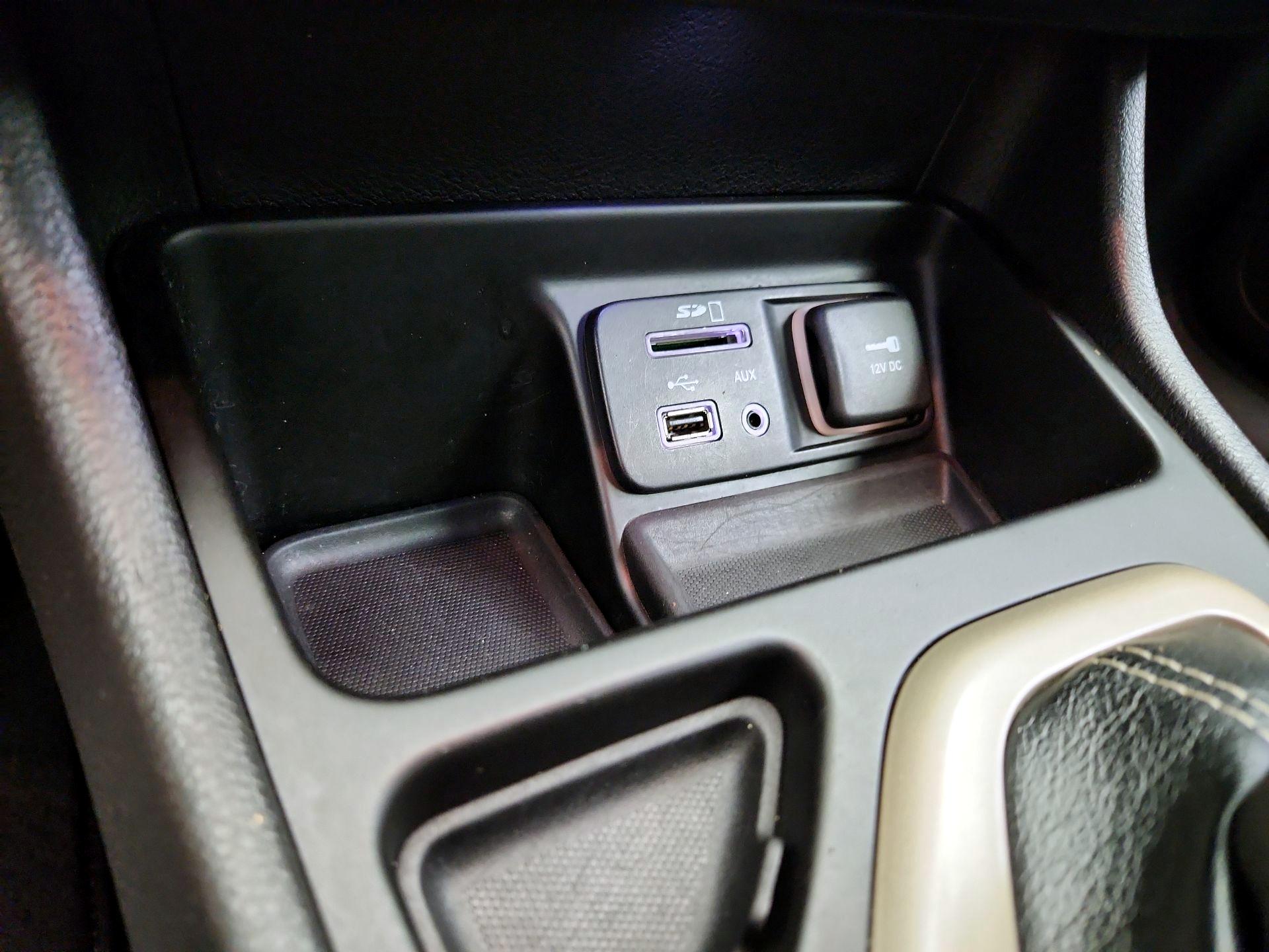 Thumbnail: 2014 Jeep Cherokee - 19