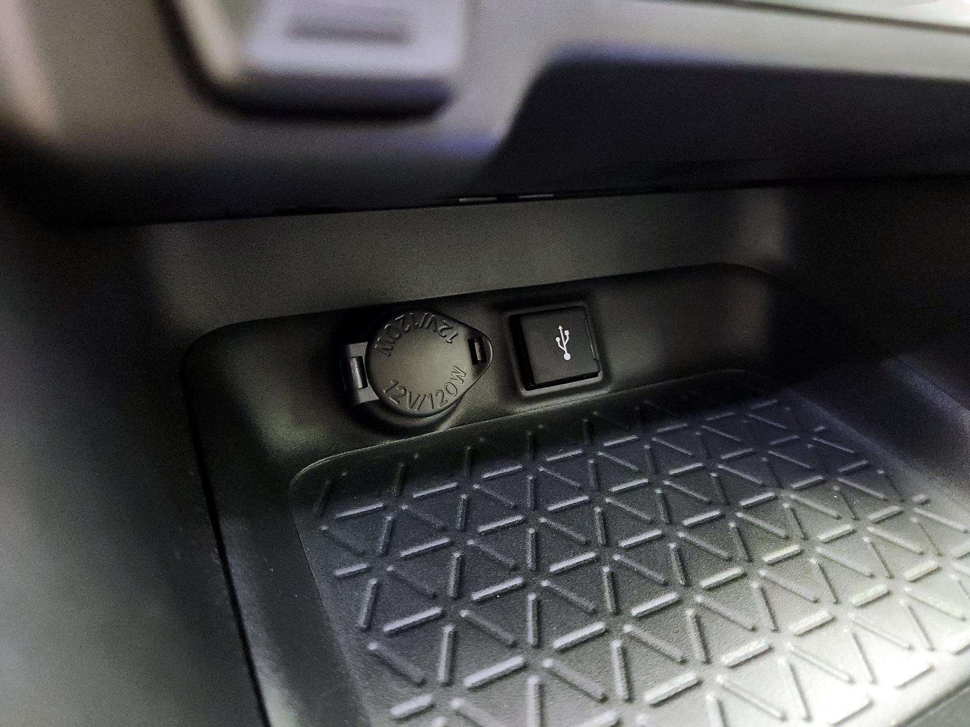 Thumbnail: 2021 Toyota RAV4 - 18