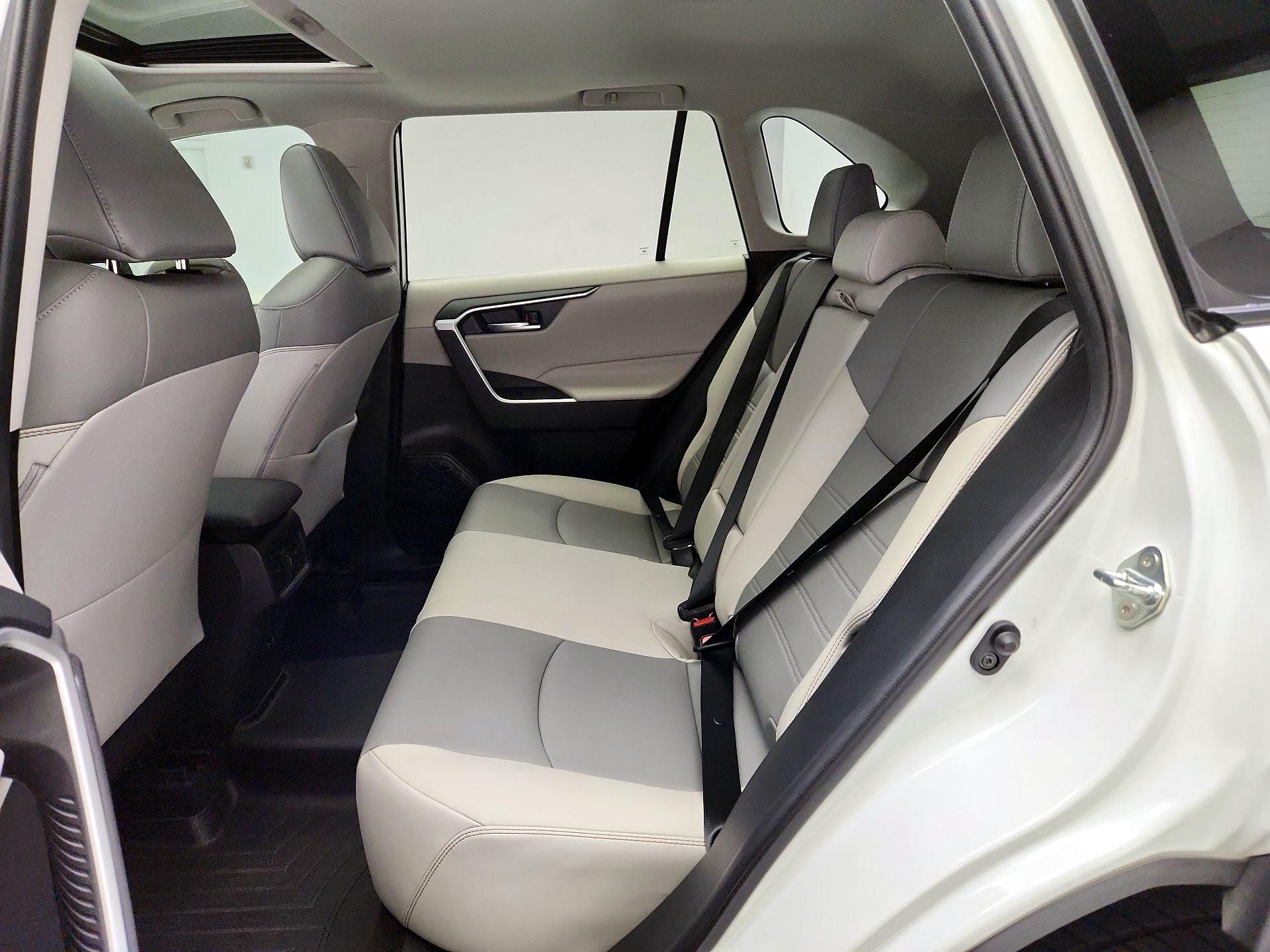 Thumbnail: 2021 Toyota RAV4 - 20
