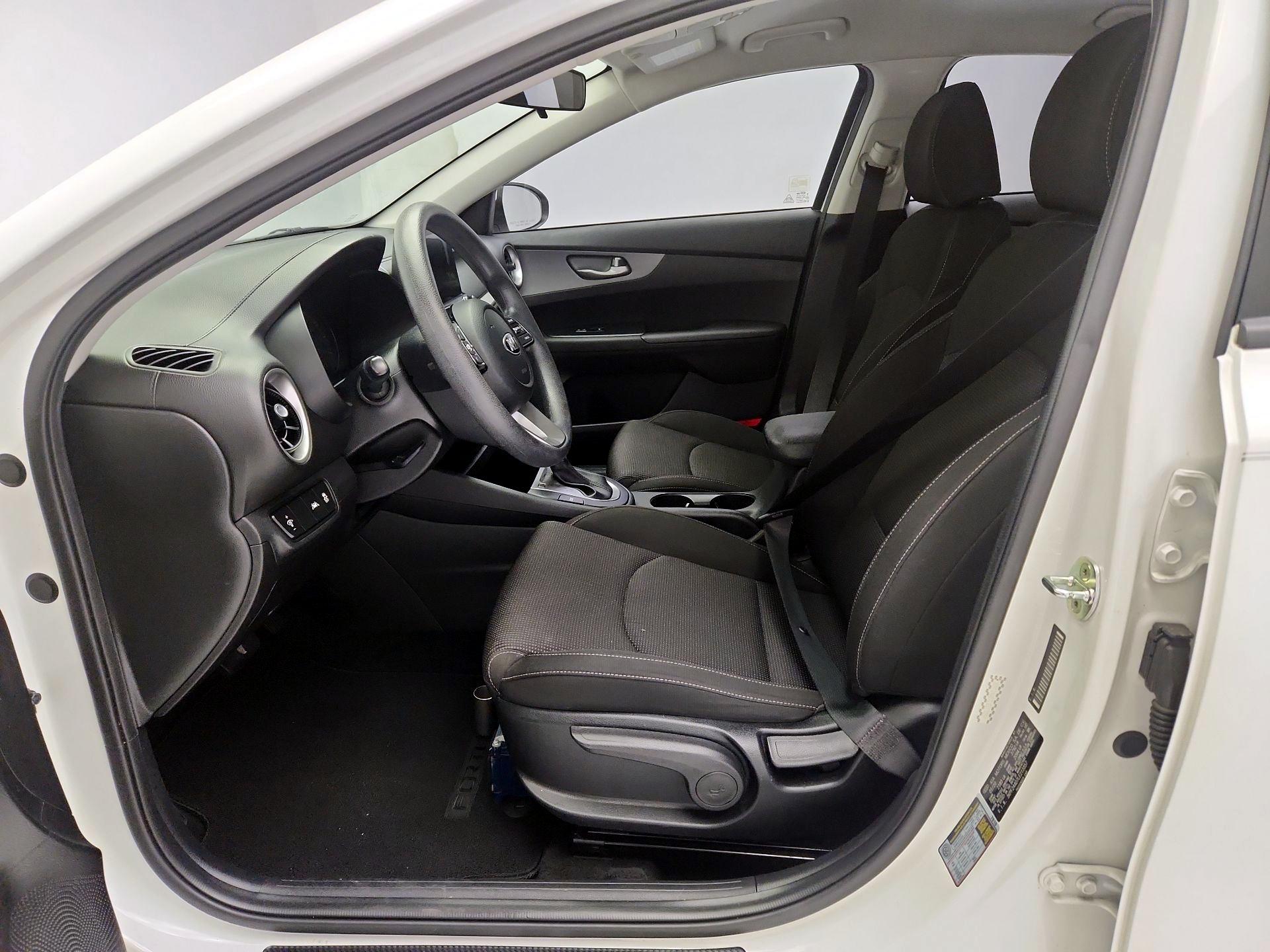 Thumbnail: 2020 Kia Forte - 11