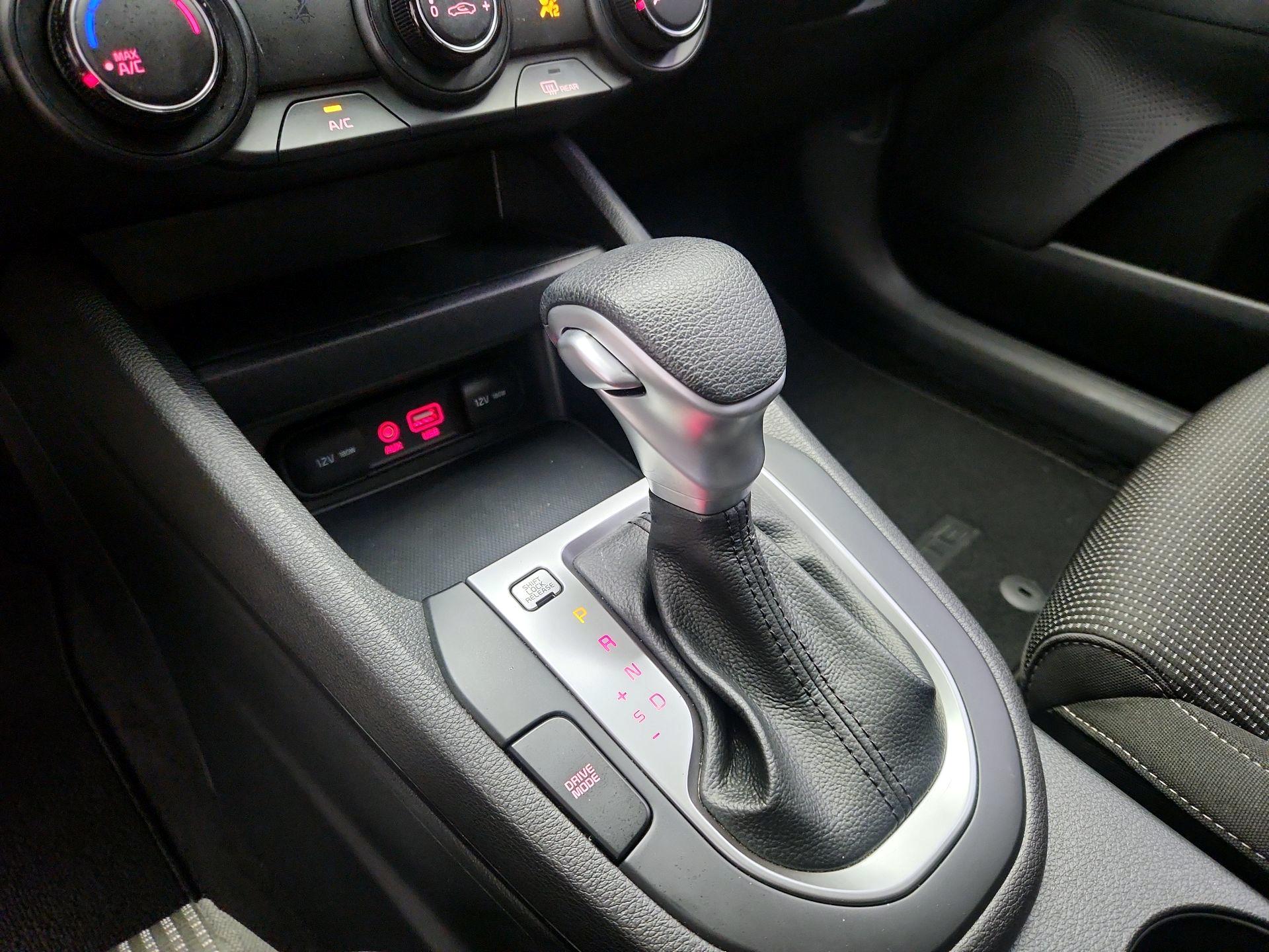 Thumbnail: 2020 Kia Forte - 17
