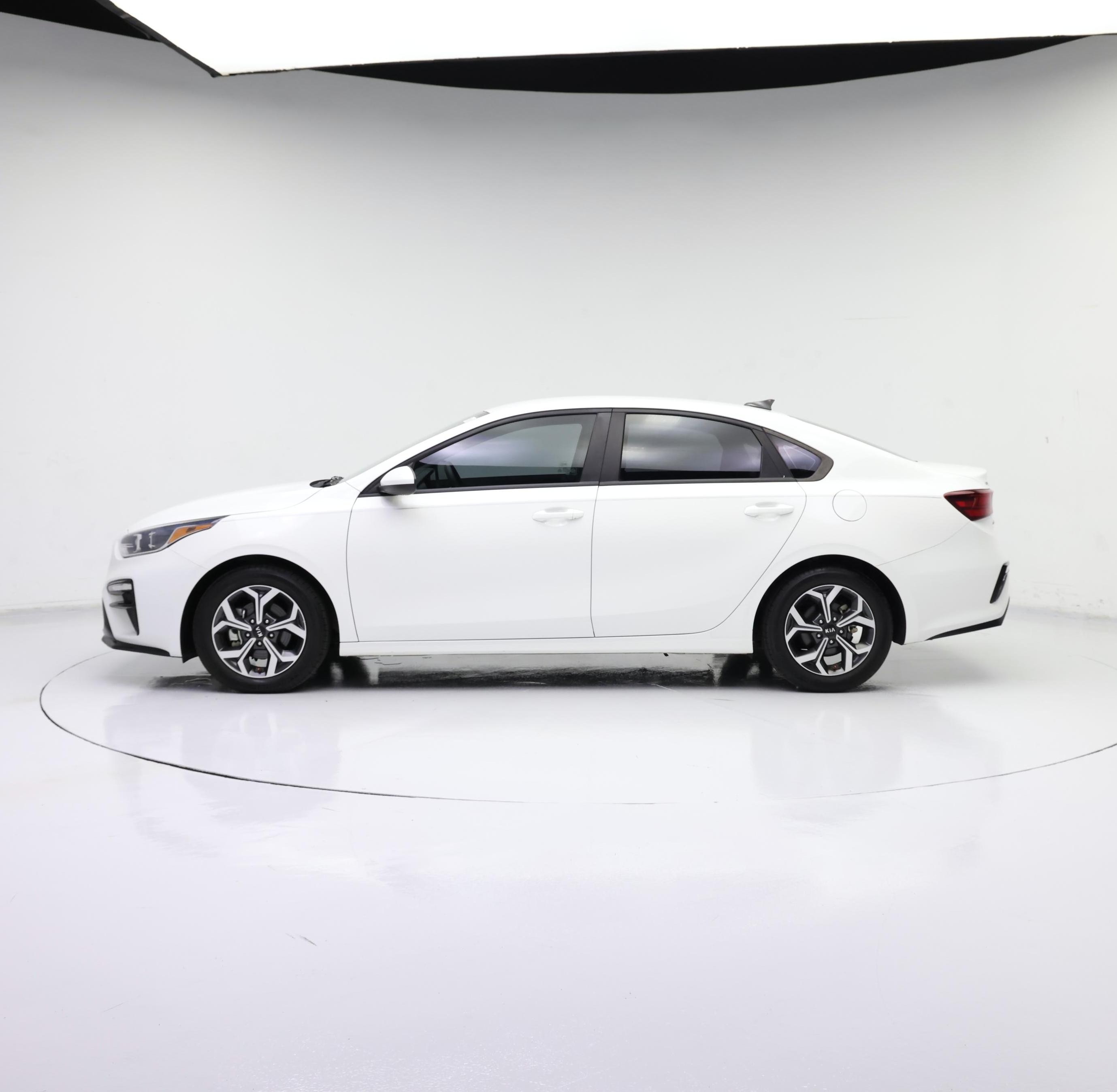 Thumbnail: 2020 Kia Forte - 3
