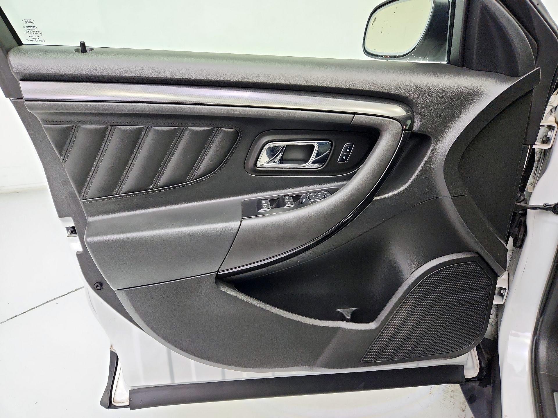 Thumbnail: 2015 Ford Taurus - 12