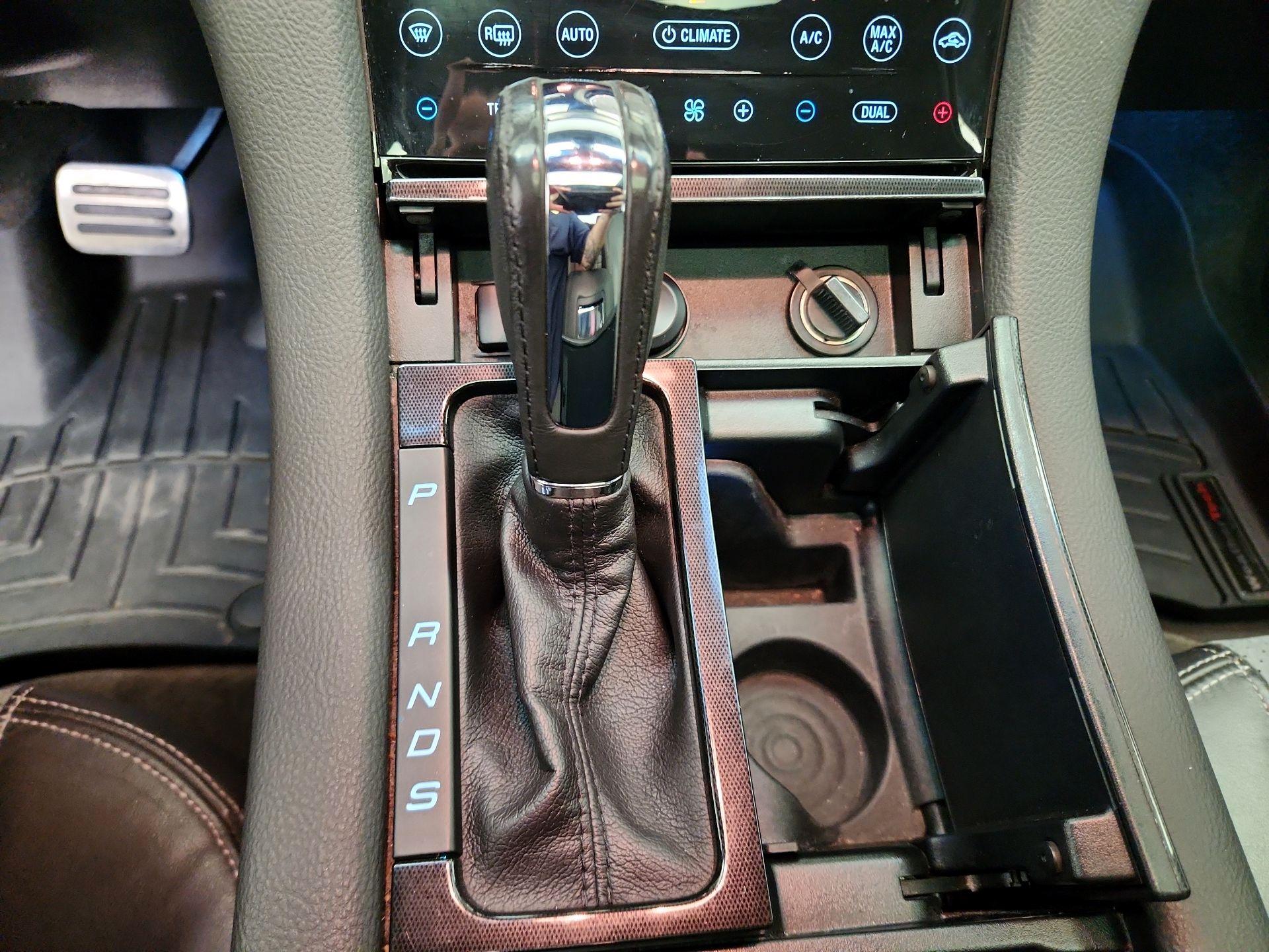 Thumbnail: 2015 Ford Taurus - 18