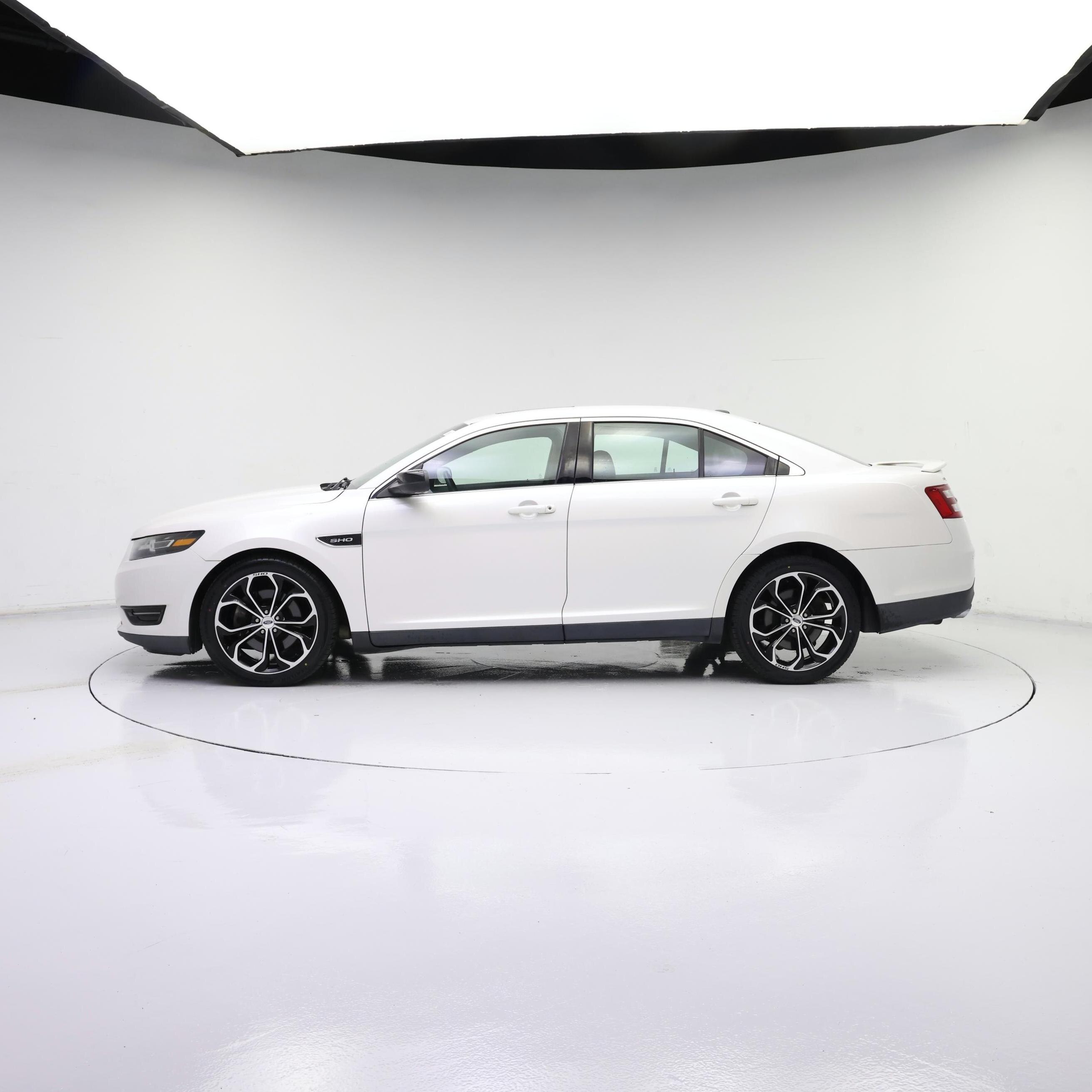 Thumbnail: 2015 Ford Taurus - 3