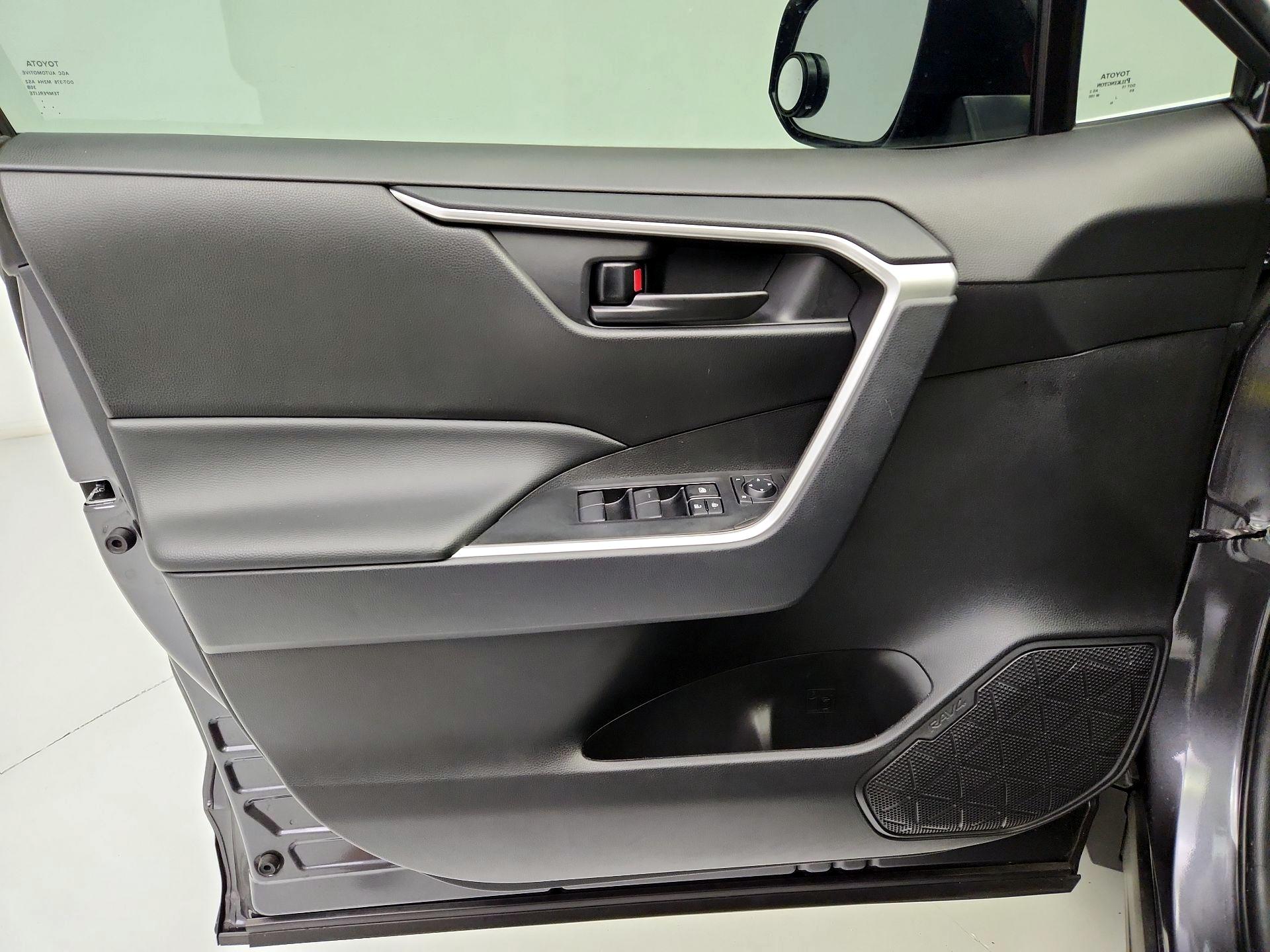 Thumbnail: 2024 Toyota RAV4 - 12